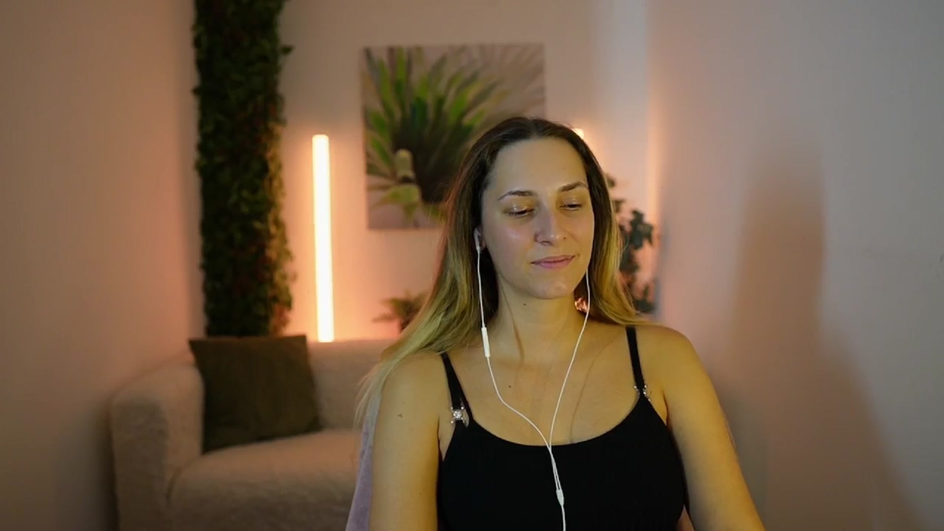 Gallery image thumbnail from Agatha_Vega's myfreecams stream on, 09/12/2024, 19:33 image 9 of 20