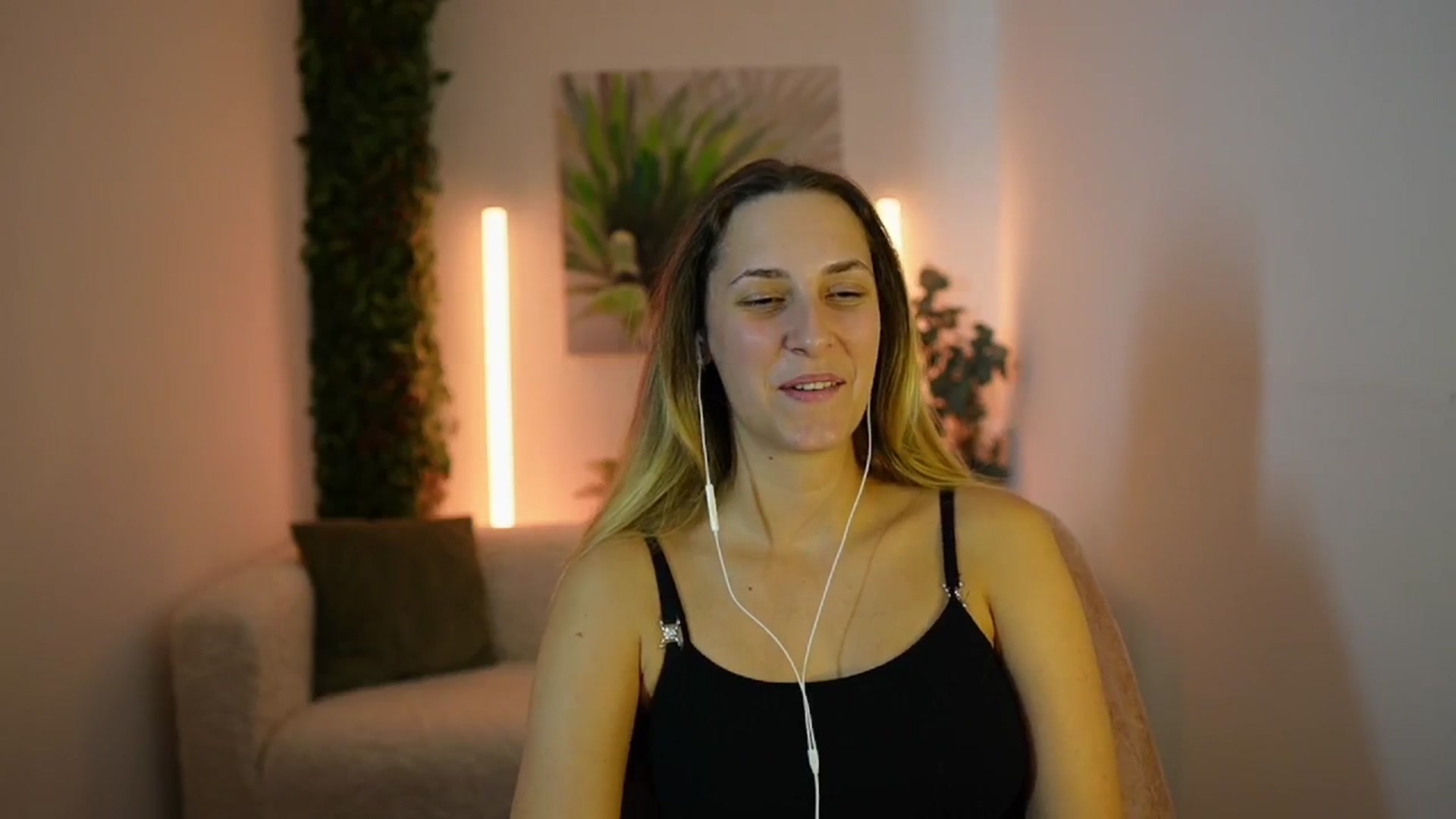 Gallery image thumbnail from Agatha_Vega's myfreecams stream on, 09/12/2024, 19:33 image 11 of 20