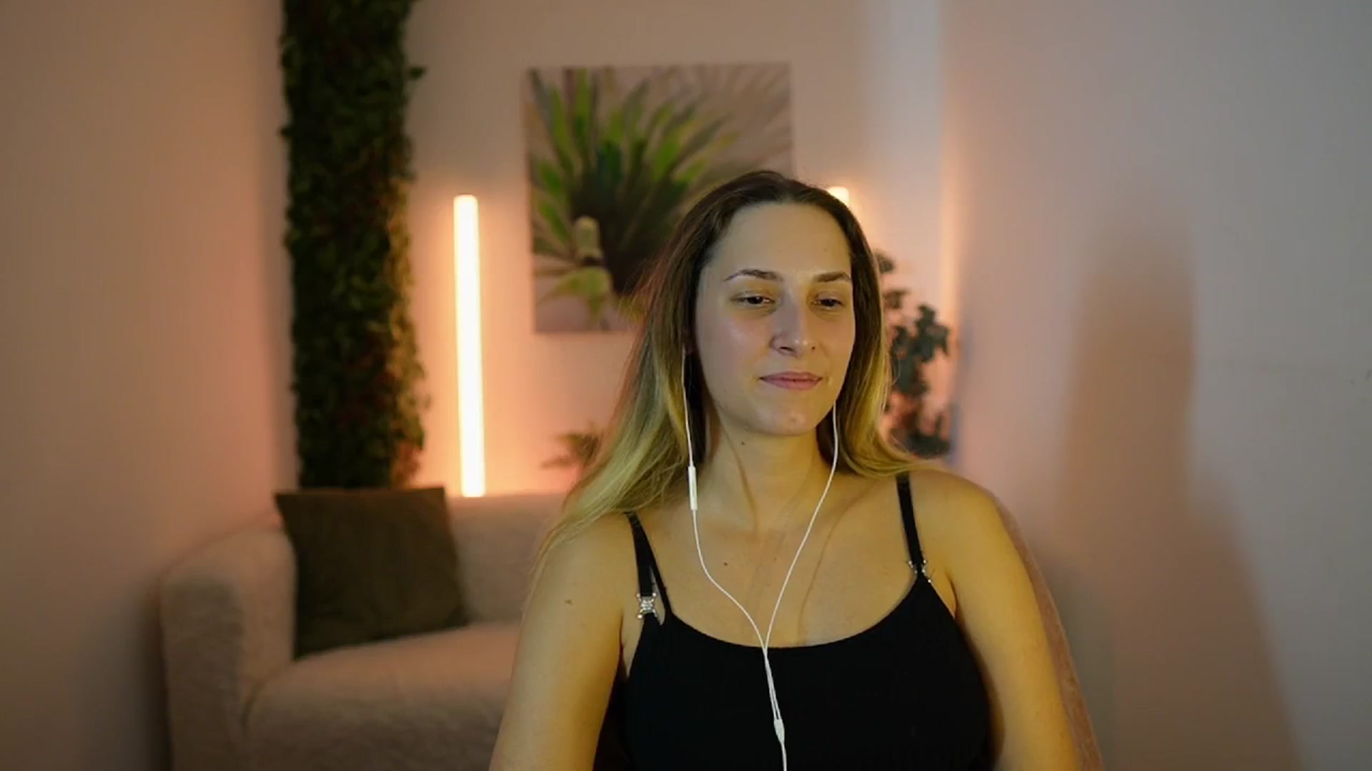 Gallery image thumbnail from Agatha_Vega's myfreecams stream on, 09/12/2024, 19:33 image 10 of 20