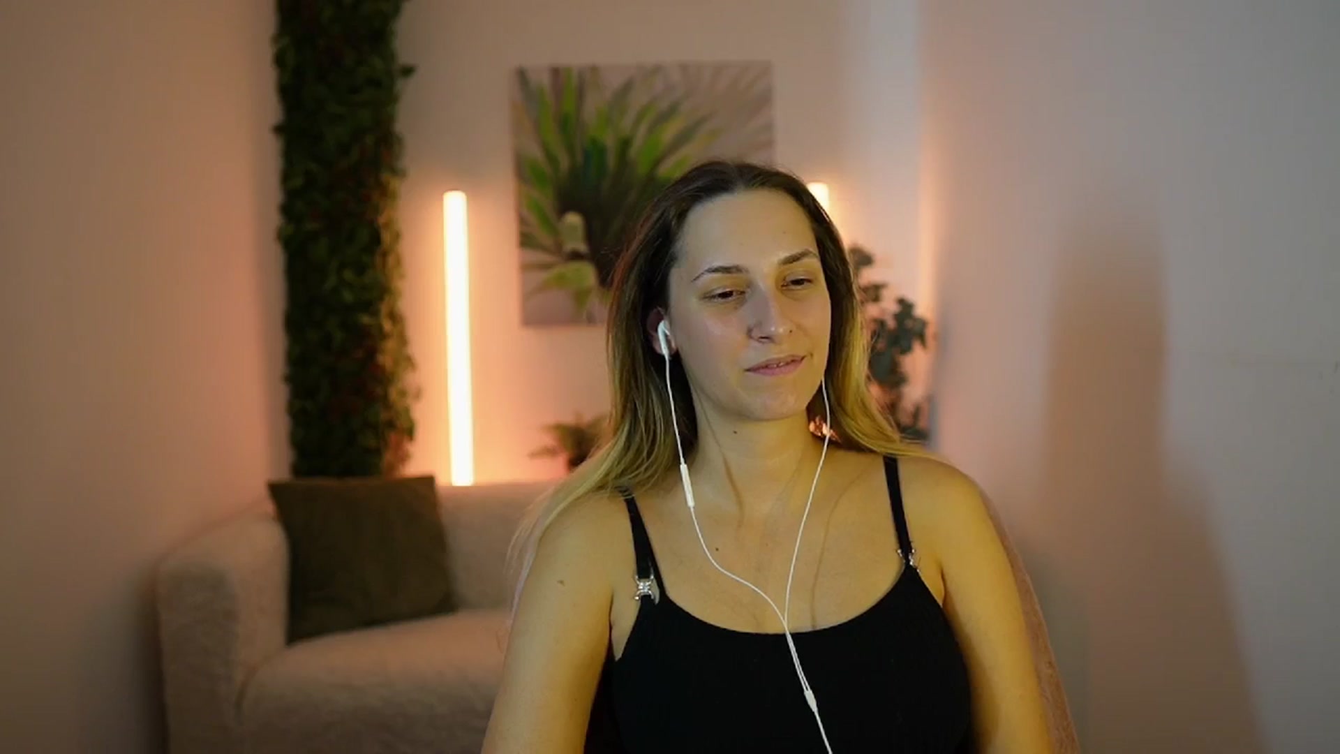Gallery image thumbnail from Agatha_Vega's myfreecams stream on, 09/12/2024, 19:33 image 8 of 20