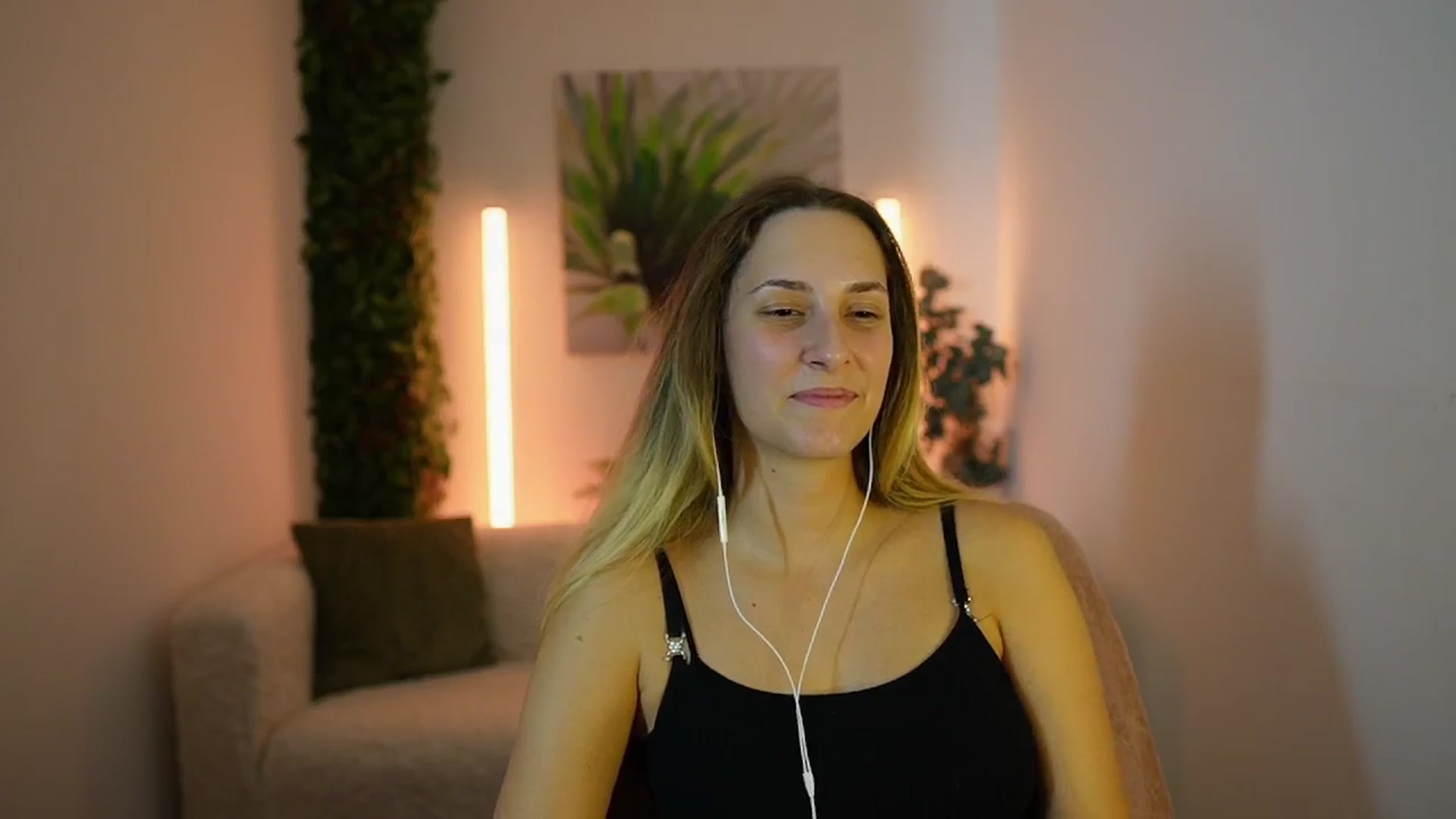 Gallery image thumbnail from Agatha_Vega's myfreecams stream on, 09/12/2024, 19:33 image 12 of 20