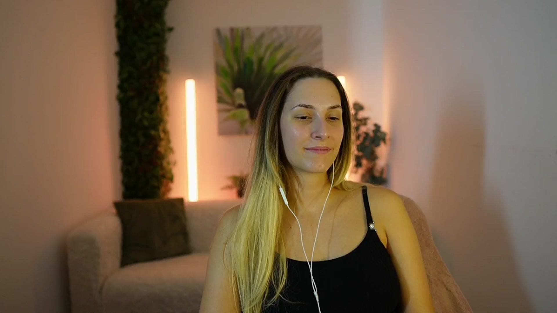 Gallery image thumbnail from Agatha_Vega's myfreecams stream on, 09/12/2024, 21:00 image 14 of 20