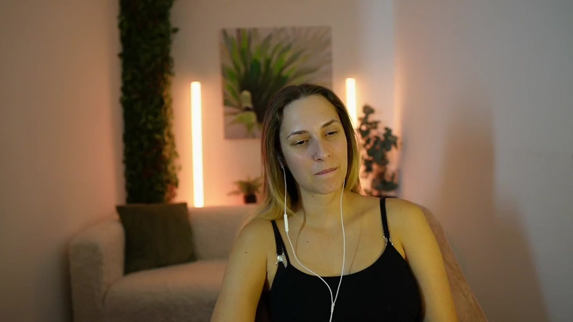 Gallery image thumbnail from Agatha_Vega's myfreecams stream on, 09/12/2024, 21:00 image 9 of 20