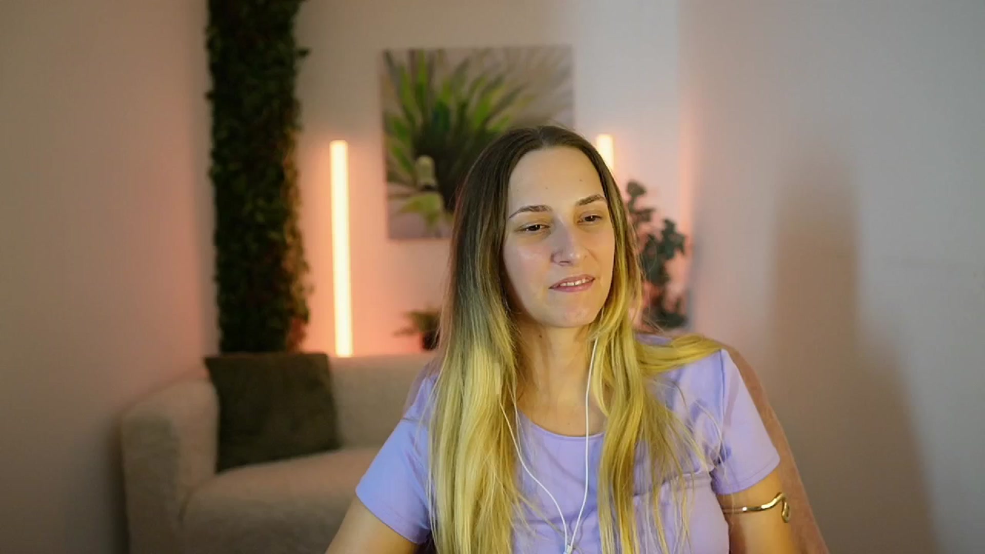 Gallery image thumbnail from Agatha_Vega's myfreecams stream on, 09/13/2024, 18:44 image 6 of 20