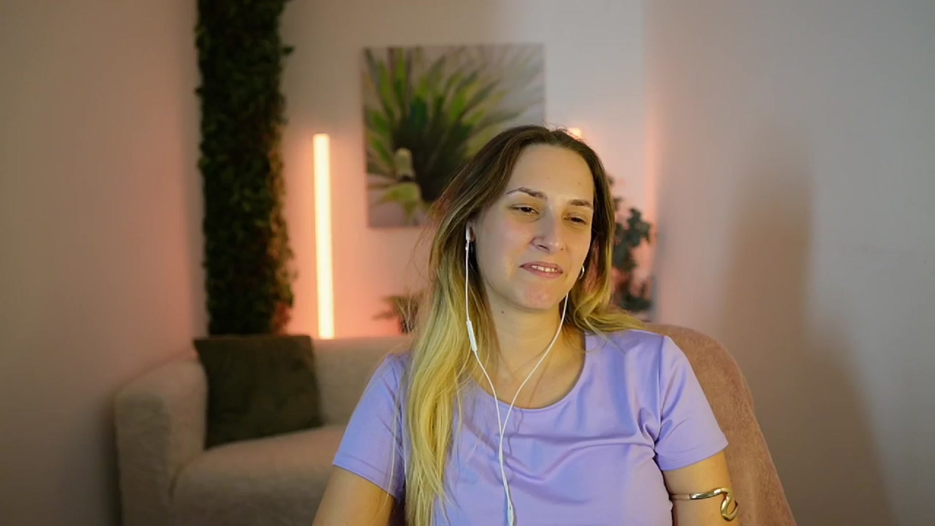 Gallery image thumbnail from Agatha_Vega's myfreecams stream on, 09/13/2024, 19:52 image 15 of 20
