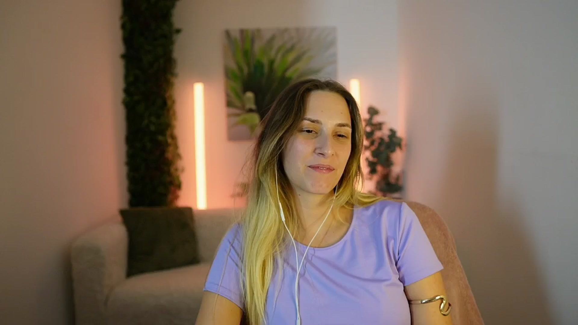Gallery image thumbnail from Agatha_Vega's myfreecams stream on, 09/13/2024, 19:52 image 12 of 20