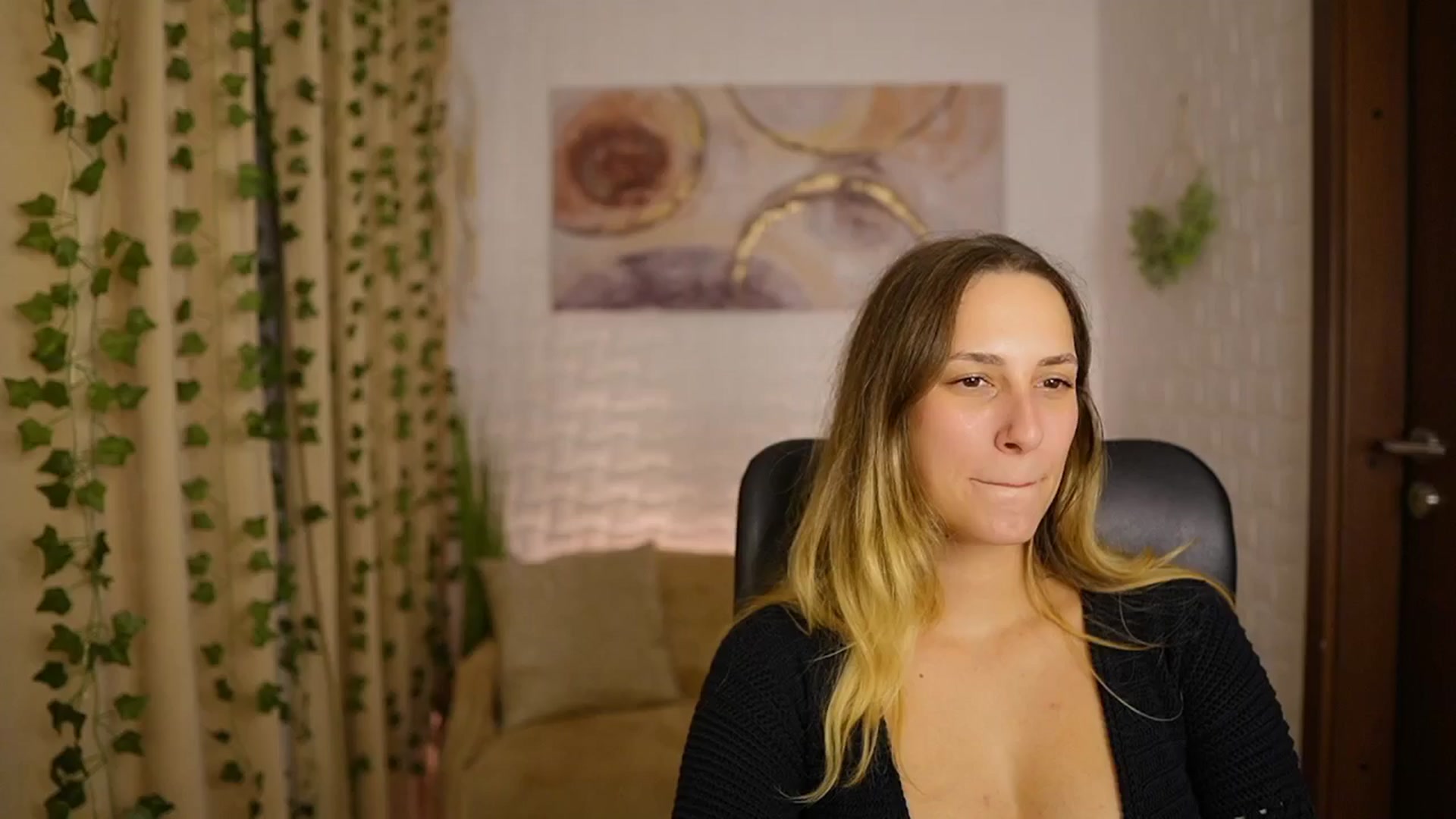Gallery image thumbnail from Agatha_Vega's myfreecams stream on, 10/02/2024, 19:02 image 16 of 20