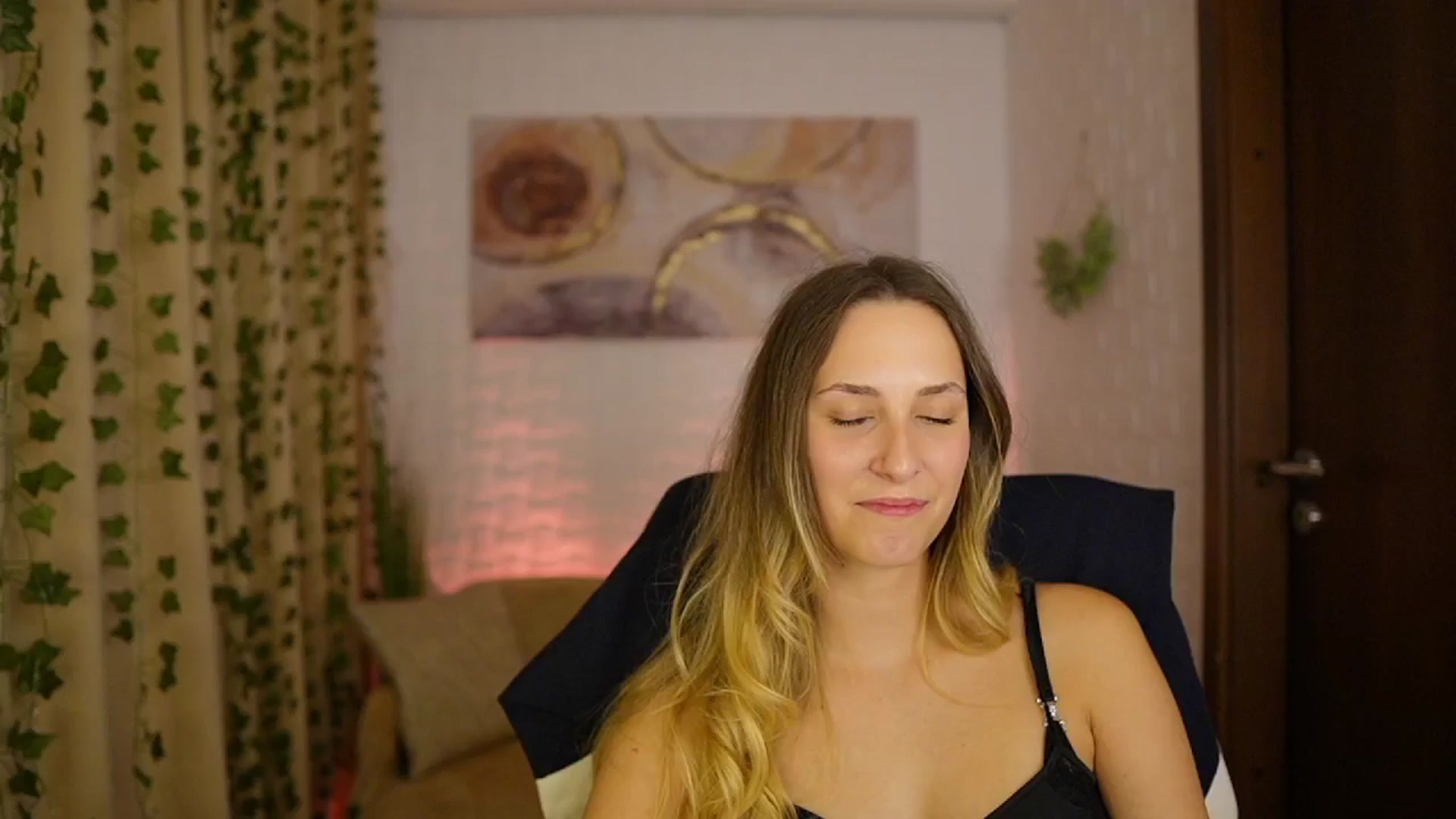 Gallery image thumbnail from Agatha_Vega's myfreecams stream on, 10/07/2024, 19:22 image 14 of 20
