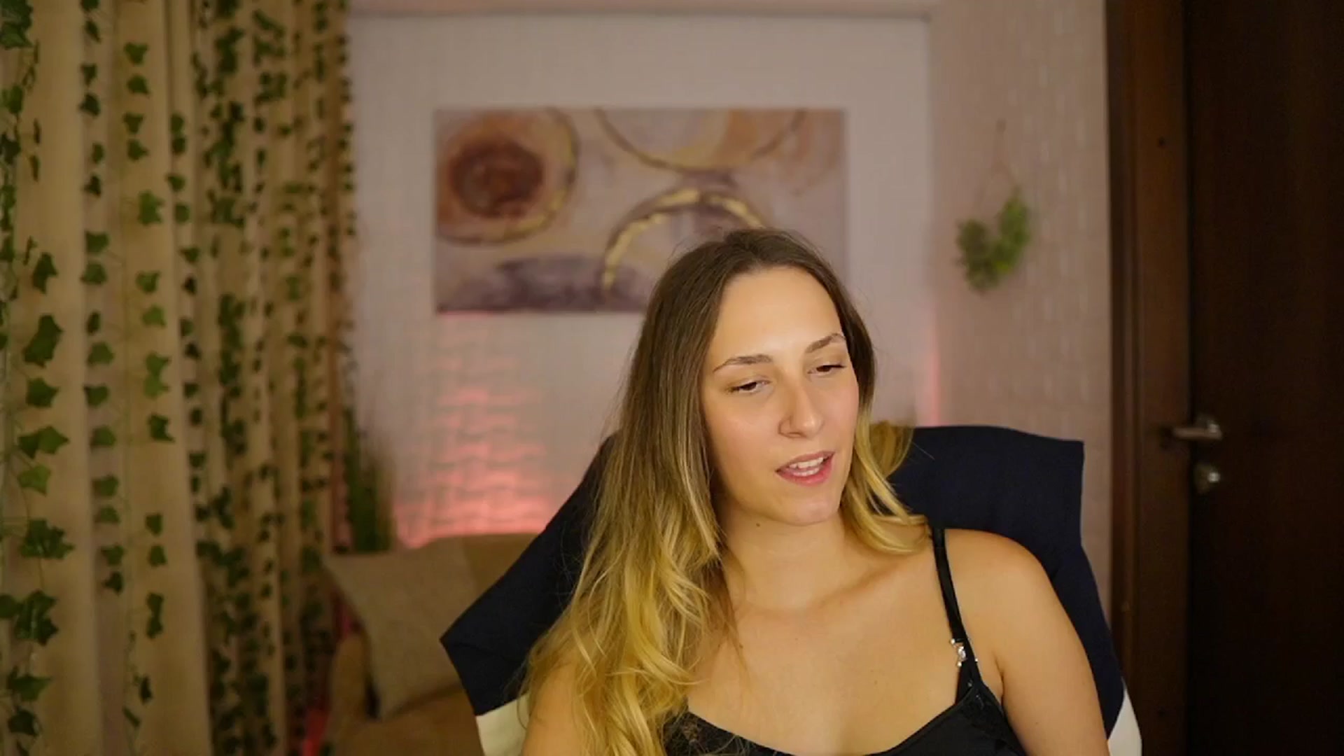 Gallery image thumbnail from Agatha_Vega's myfreecams stream on, 10/07/2024, 19:22 image 17 of 20