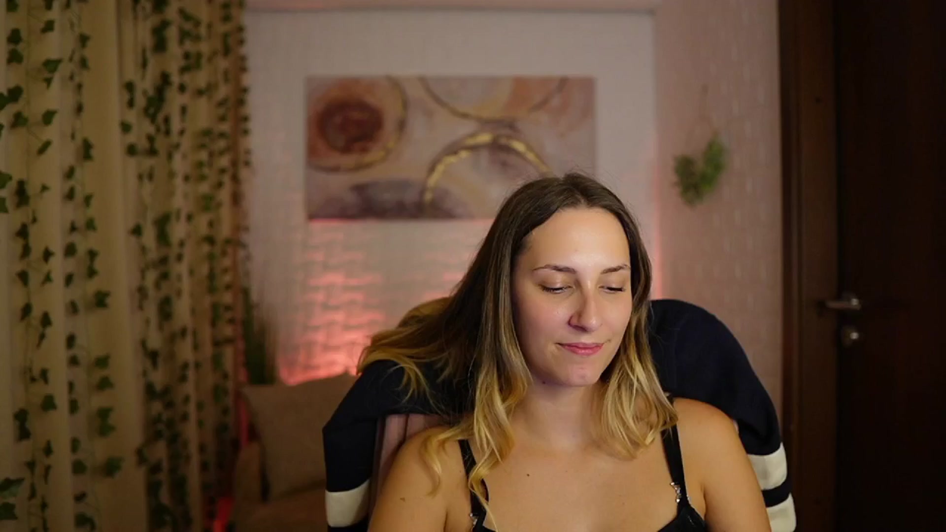 Gallery image thumbnail from Agatha_Vega's myfreecams stream on, 10/07/2024, 21:43 image 6 of 20