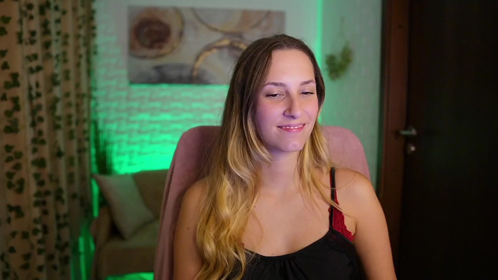 Gallery image thumbnail from Agatha_Vega's myfreecams stream on, 10/09/2024, 20:09 image 3 of 20