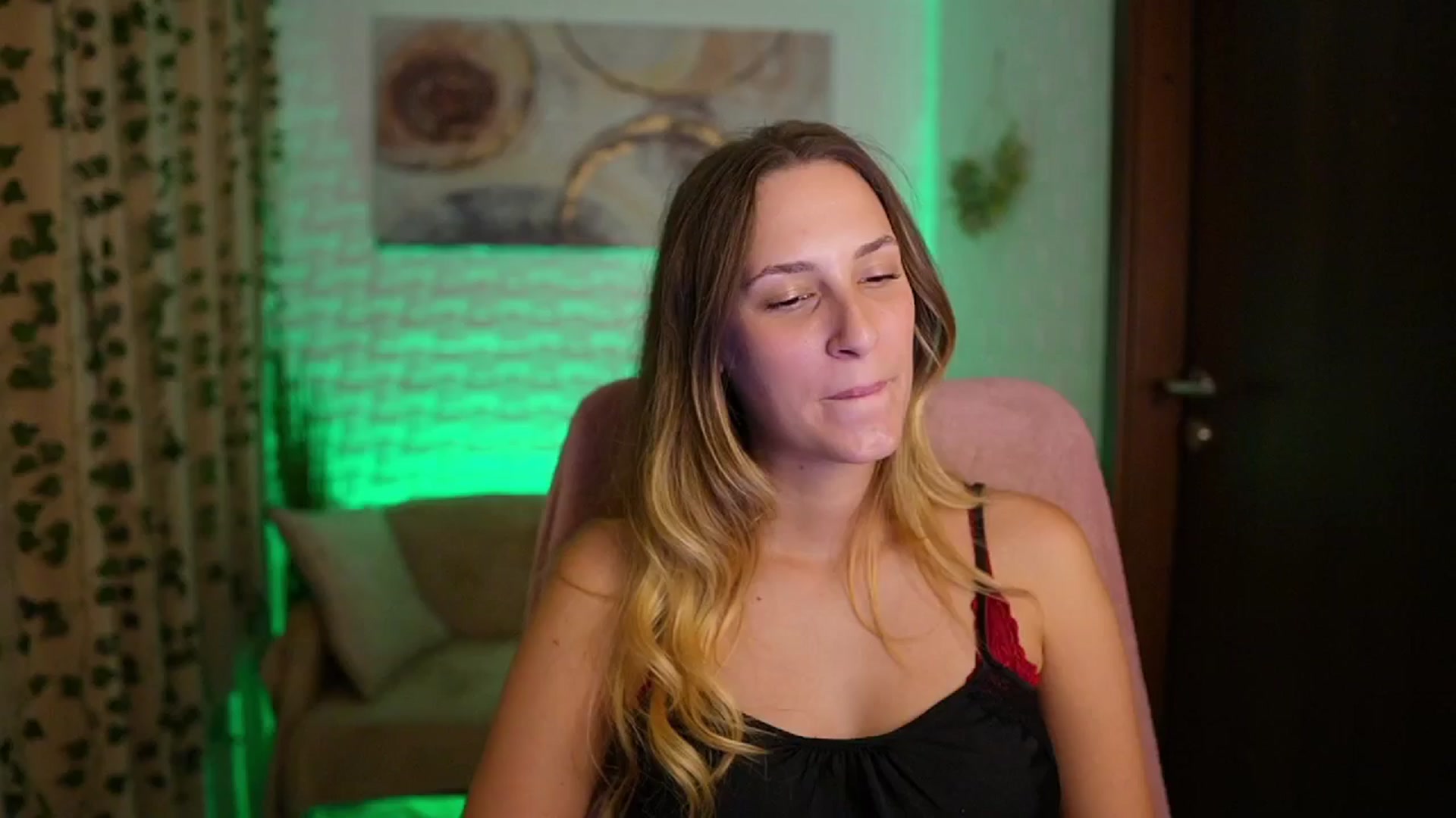 Gallery image thumbnail from Agatha_Vega's myfreecams stream on, 10/09/2024, 20:09 image 10 of 20