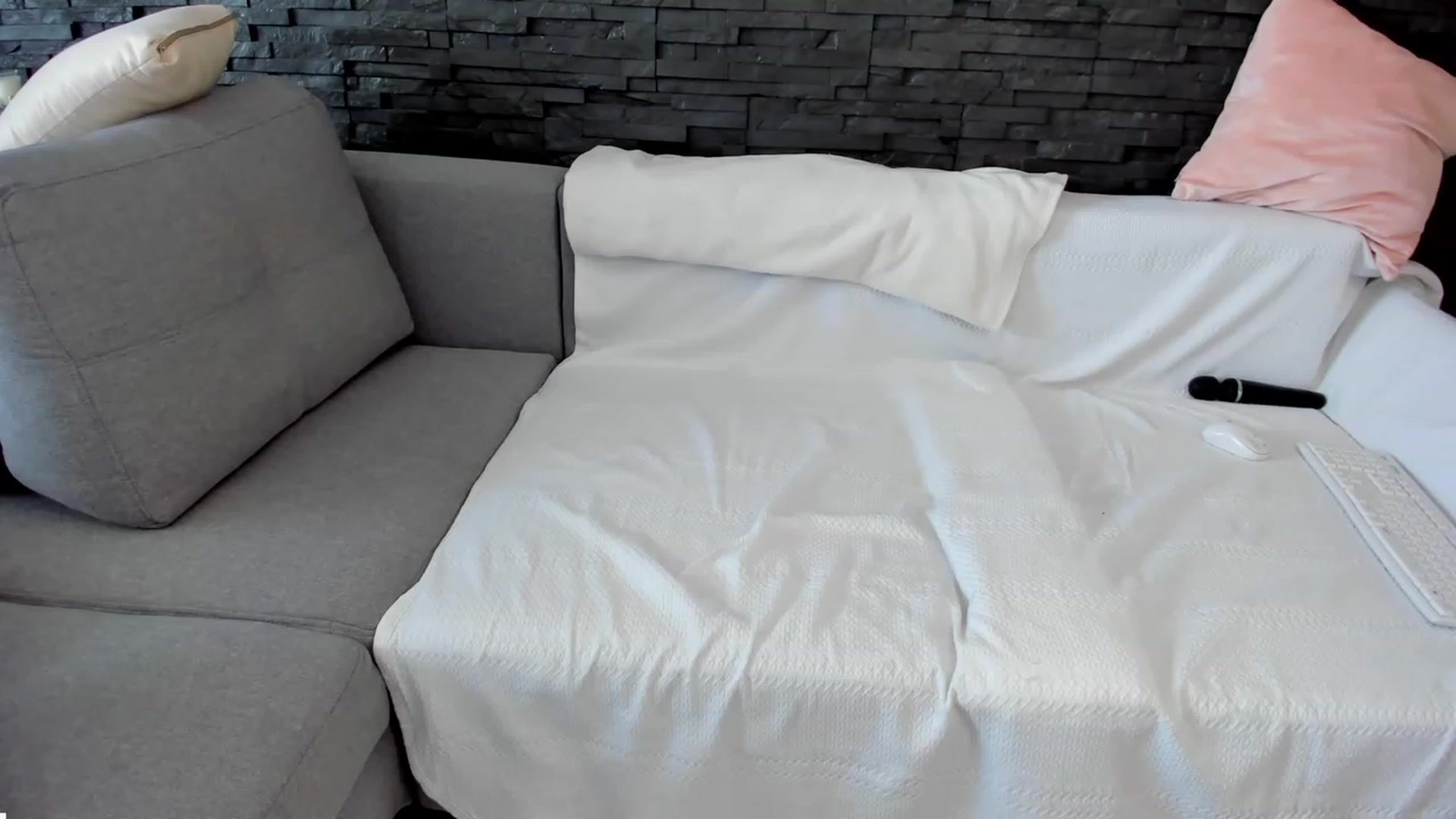 Gallery image thumbnail from Agatha_one's myfreecams stream on, 03/23/2023, 10:58 image 7 of 20