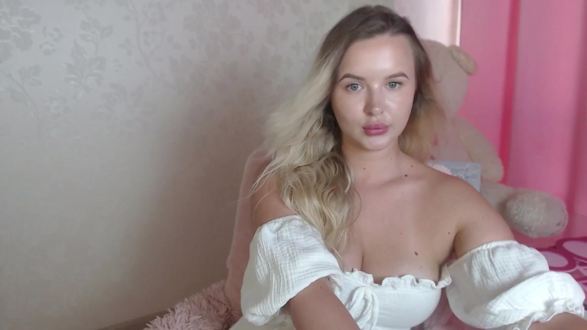 Gallery image thumbnail from AgentBlonde's myfreecams stream on, 07/16/2024, 17:40 image 13 of 20