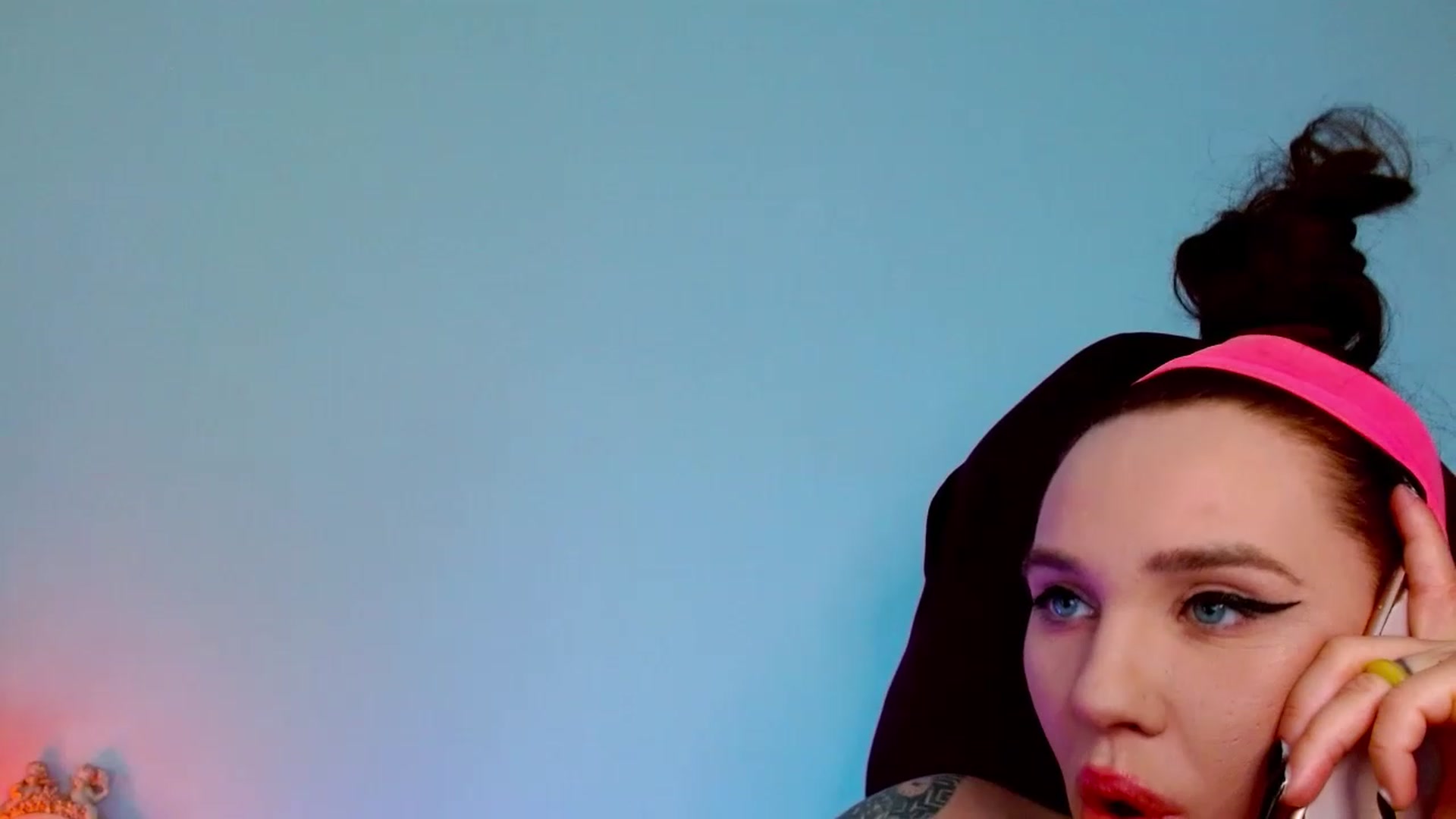 Gallery image thumbnail from AgentRabbit's myfreecams stream on, 05/14/2023, 10:59 image 6 of 20