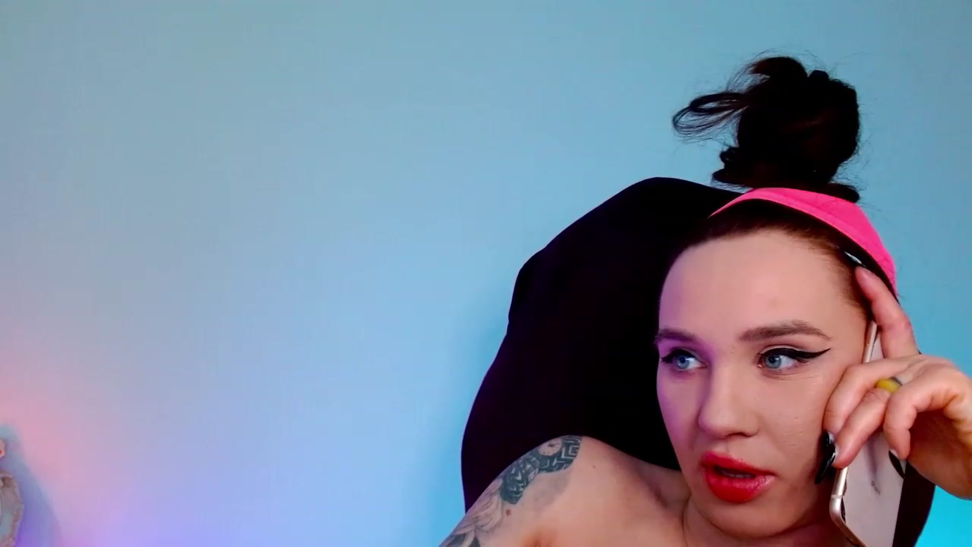 Gallery image thumbnail from AgentRabbit's myfreecams stream on, 05/14/2023, 10:59 image 15 of 20
