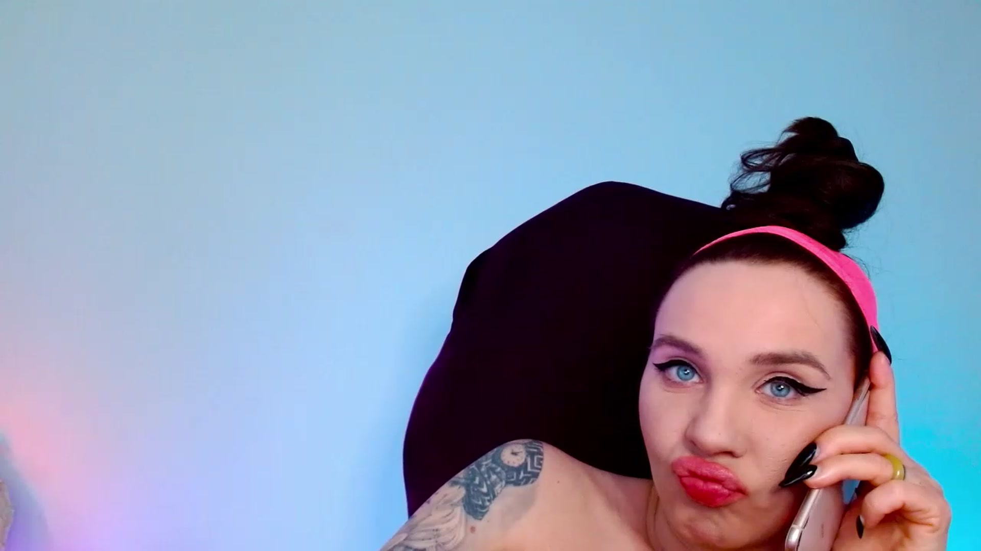 Gallery image thumbnail from AgentRabbit's myfreecams stream on, 05/14/2023, 10:59 image 10 of 20