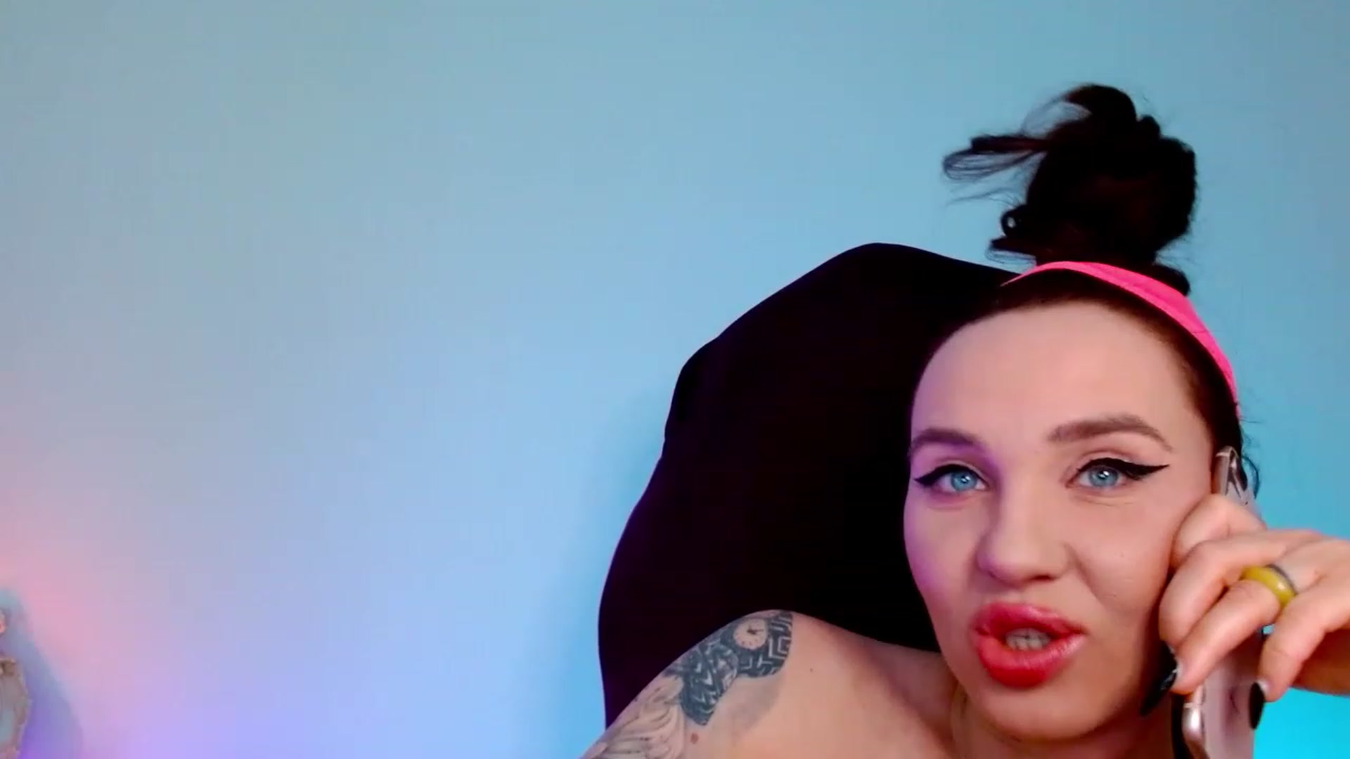 Gallery image thumbnail from AgentRabbit's myfreecams stream on, 05/14/2023, 10:59 image 16 of 20