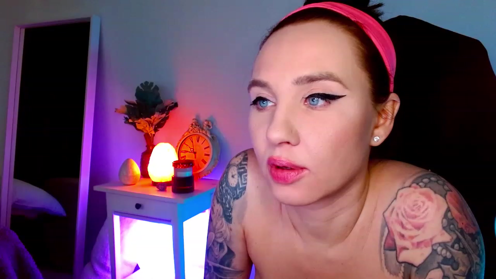 Gallery image thumbnail from AgentRabbit's myfreecams stream on, 05/14/2023, 12:23 image 16 of 20