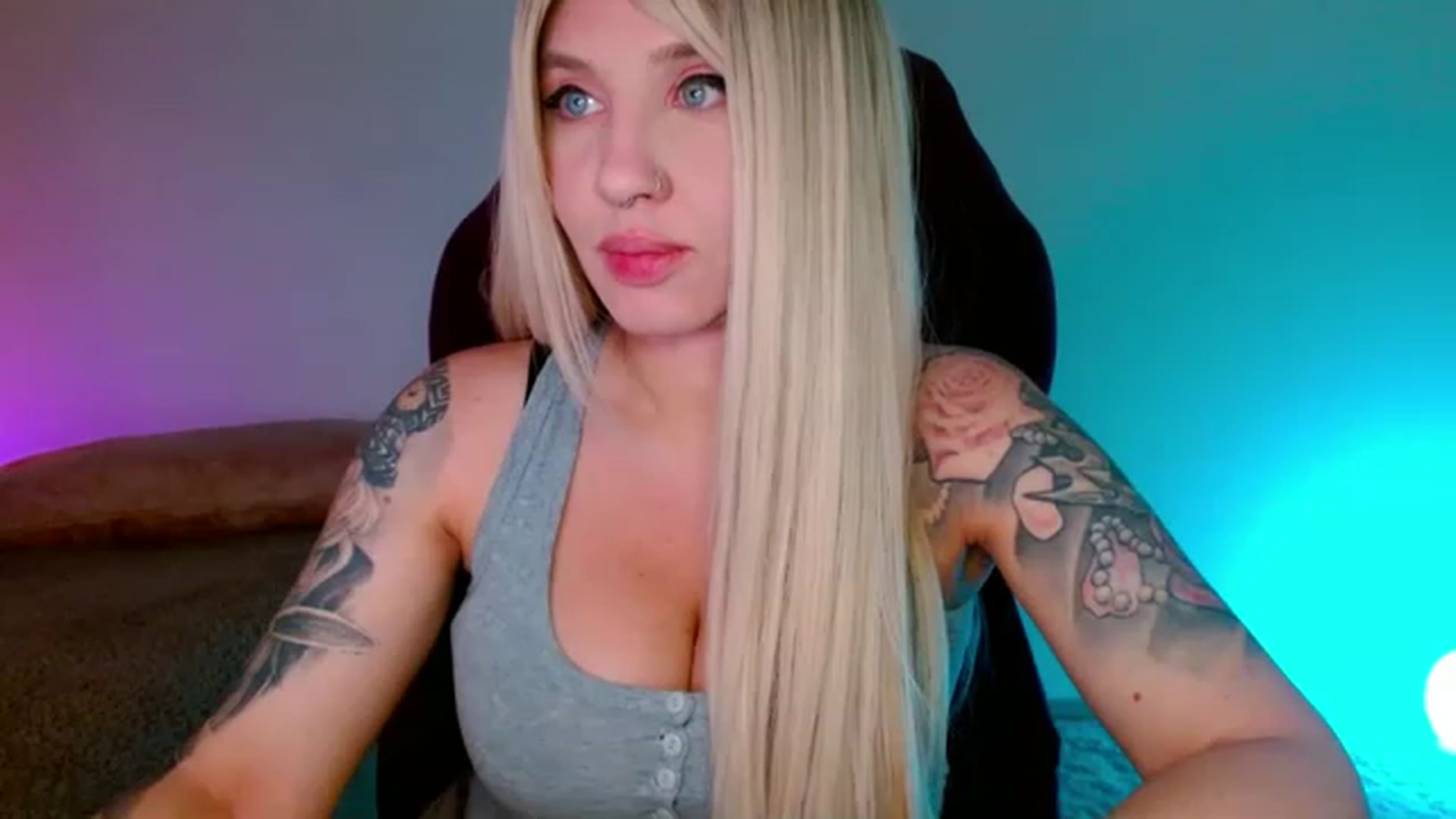 Gallery image thumbnail from AgentRabbit's myfreecams stream on, 06/17/2023, 16:43 image 19 of 20