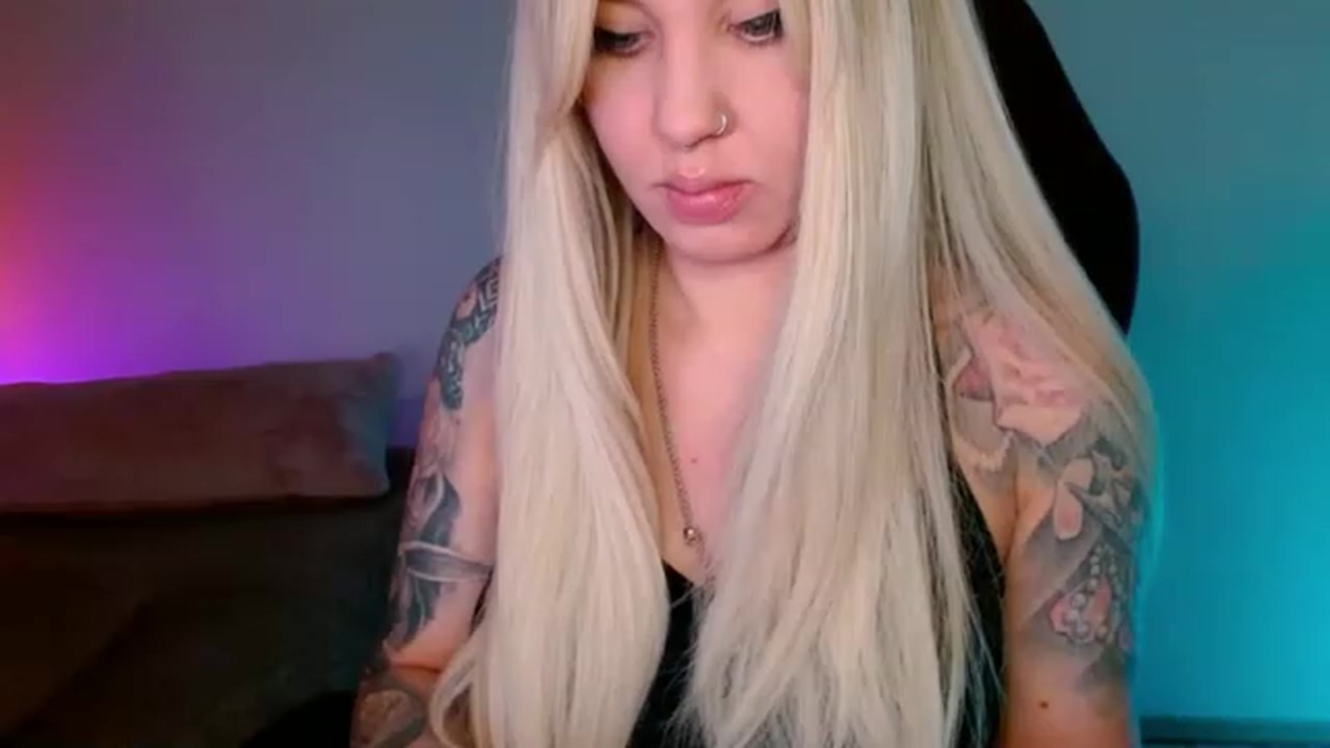 Gallery image thumbnail from AgentRabbit's myfreecams stream on, 06/18/2023, 16:54 image 12 of 20