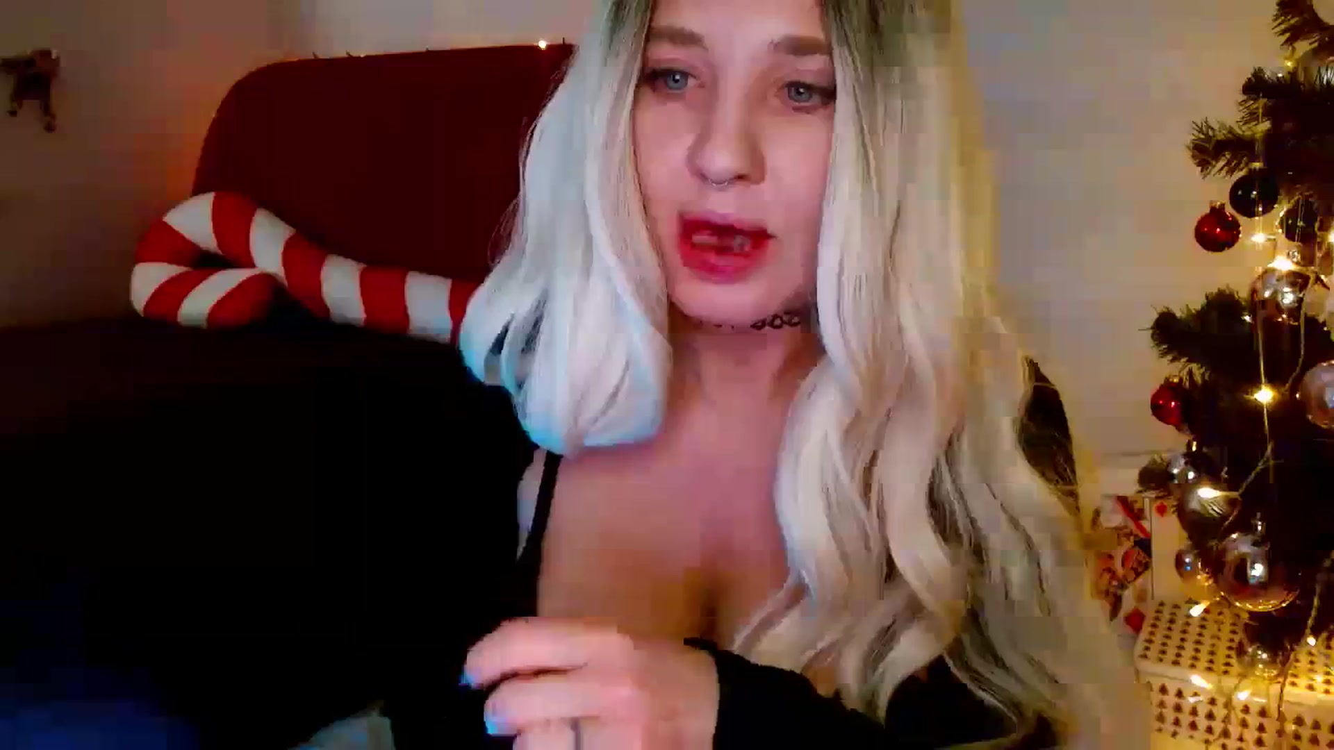 Gallery image thumbnail from AgentRabbit's myfreecams stream on, 12/23/2023, 15:21 image 4 of 20