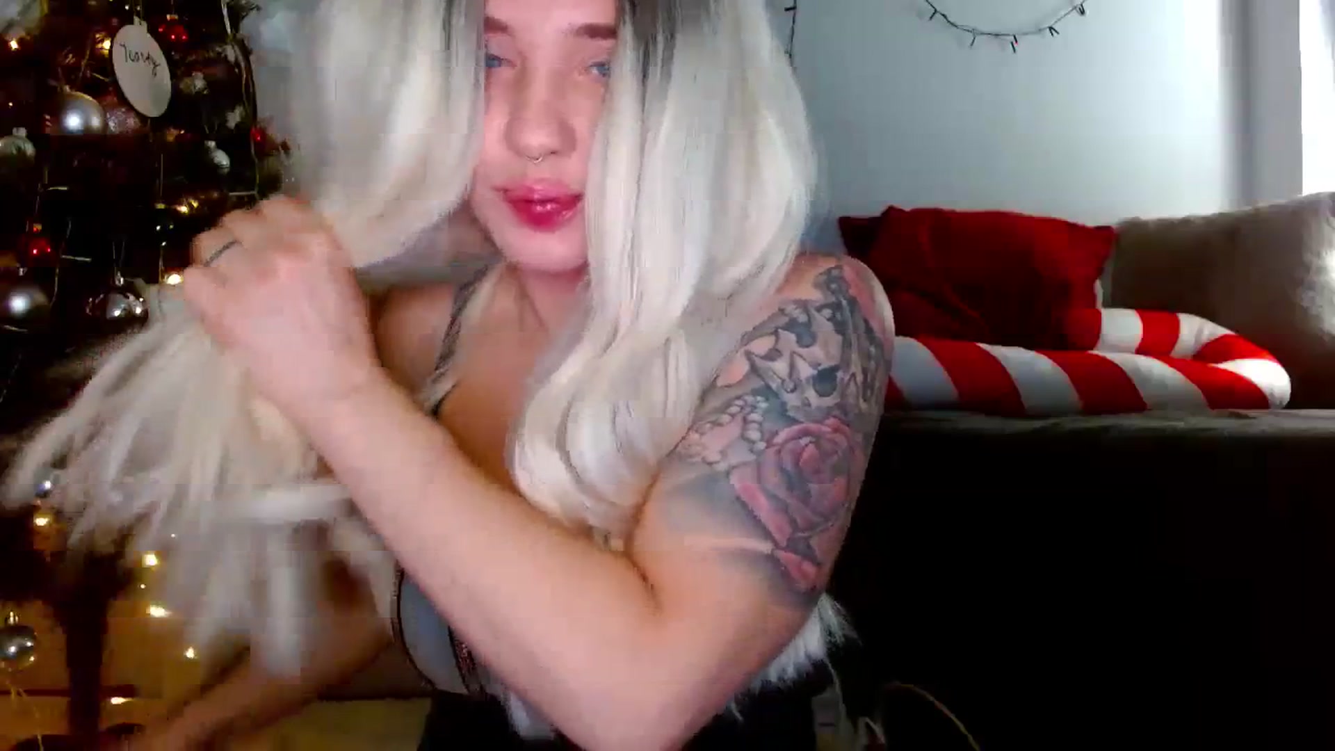 Gallery image thumbnail from AgentRabbit's myfreecams stream on, 12/26/2023, 15:12 image 3 of 20