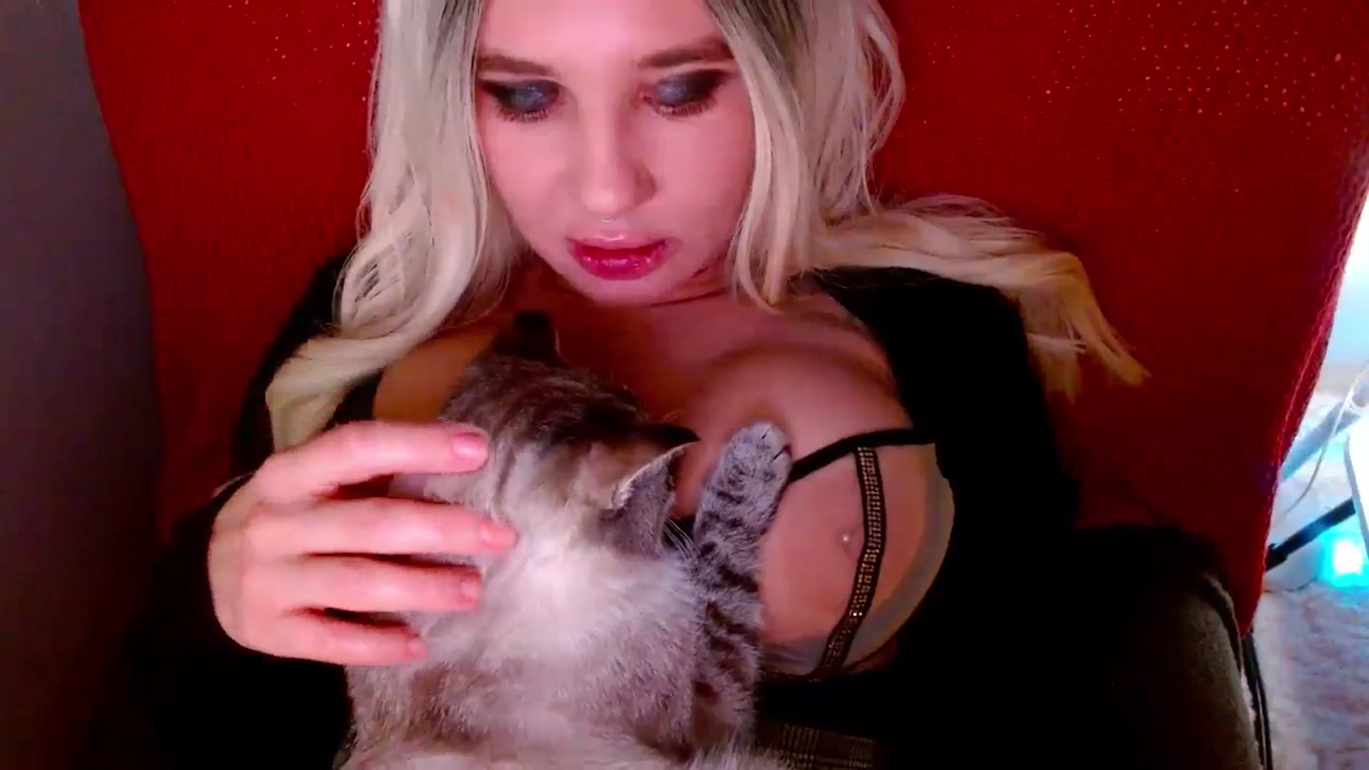 Gallery image thumbnail from AgentRabbit's myfreecams stream on, 12/26/2023, 21:31 image 5 of 20