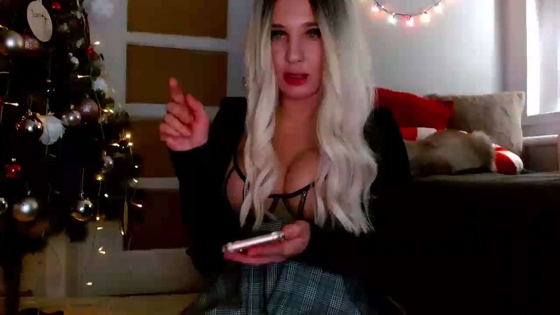 Gallery image thumbnail from AgentRabbit's myfreecams stream on, 12/26/2023, 21:31 image 9 of 20