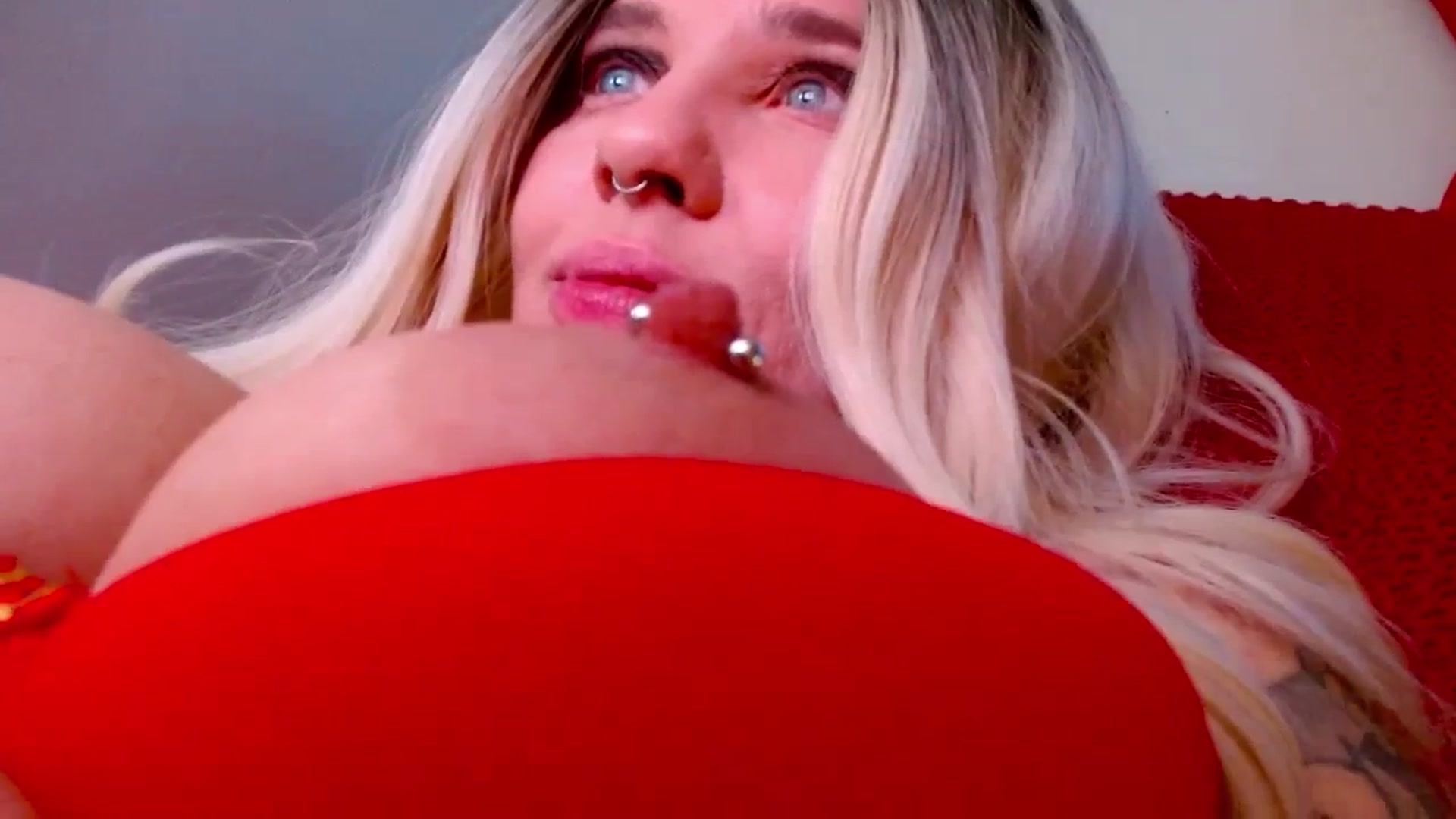 Gallery image thumbnail from AgentRabbit's myfreecams stream on, 12/26/2023, 21:31 image 17 of 20