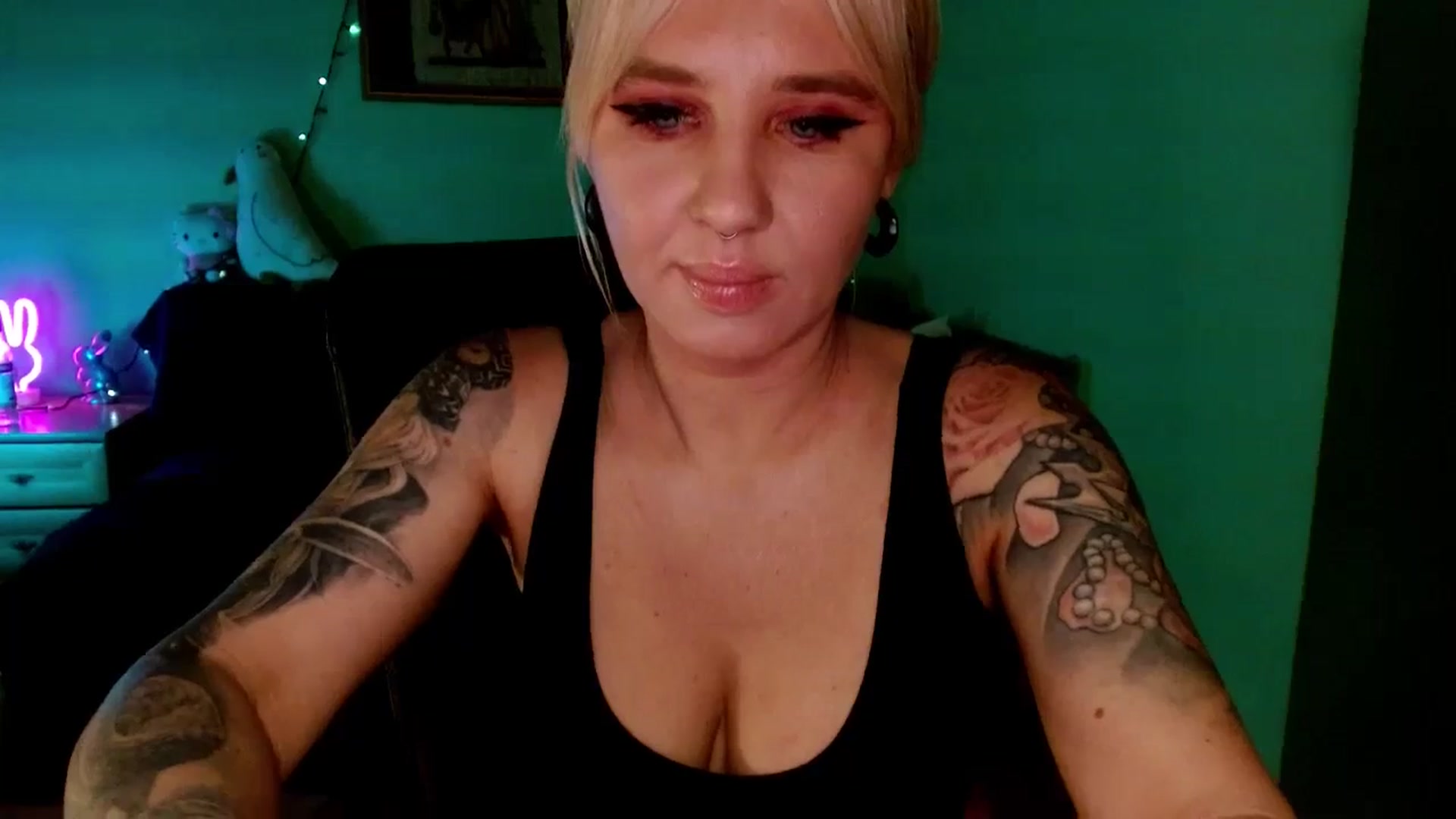Gallery image thumbnail from AgentRabbit's myfreecams stream on, 01/14/2024, 19:28 image 7 of 20