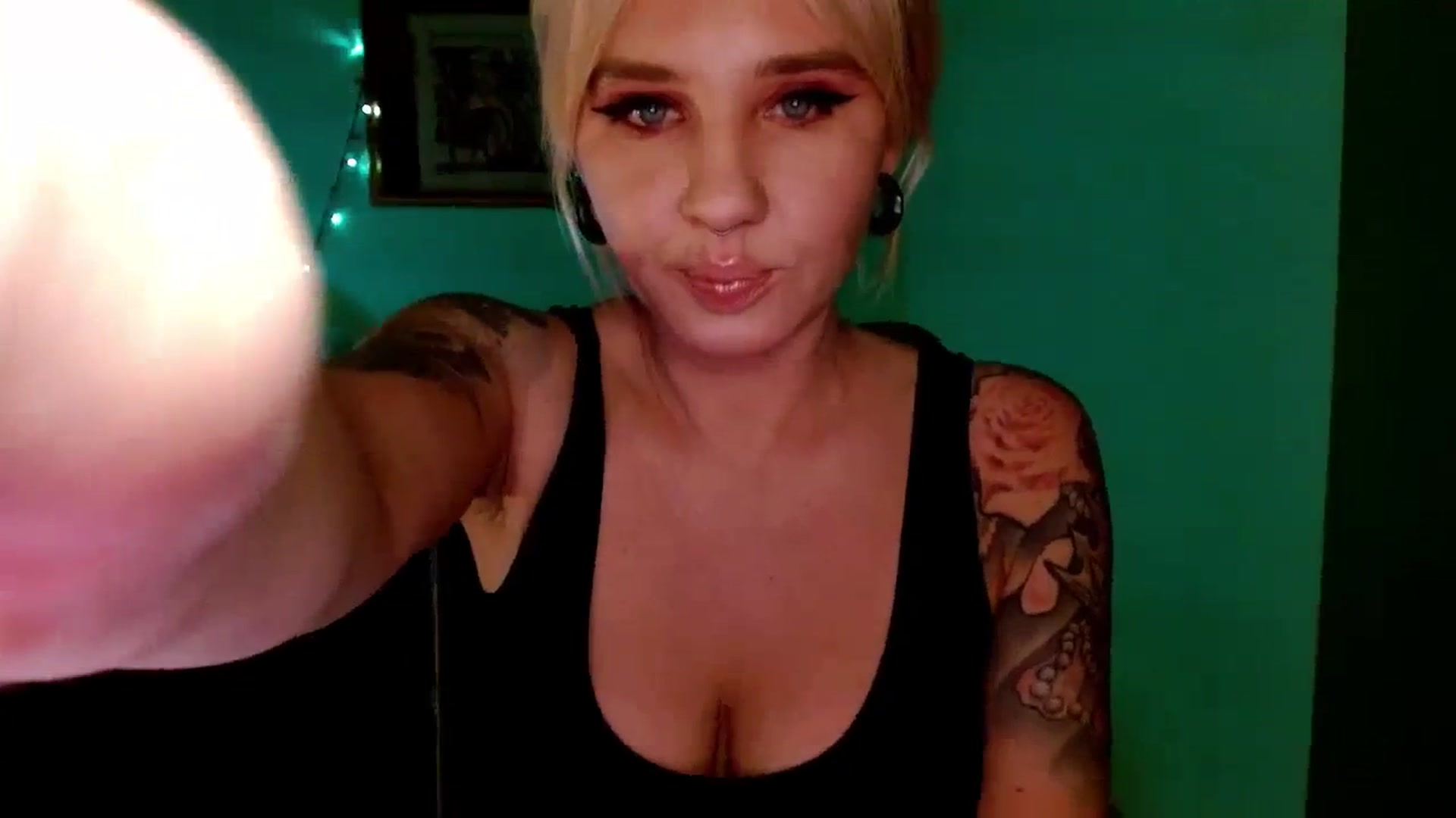 Gallery image thumbnail from AgentRabbit's myfreecams stream on, 01/14/2024, 19:28 image 4 of 20