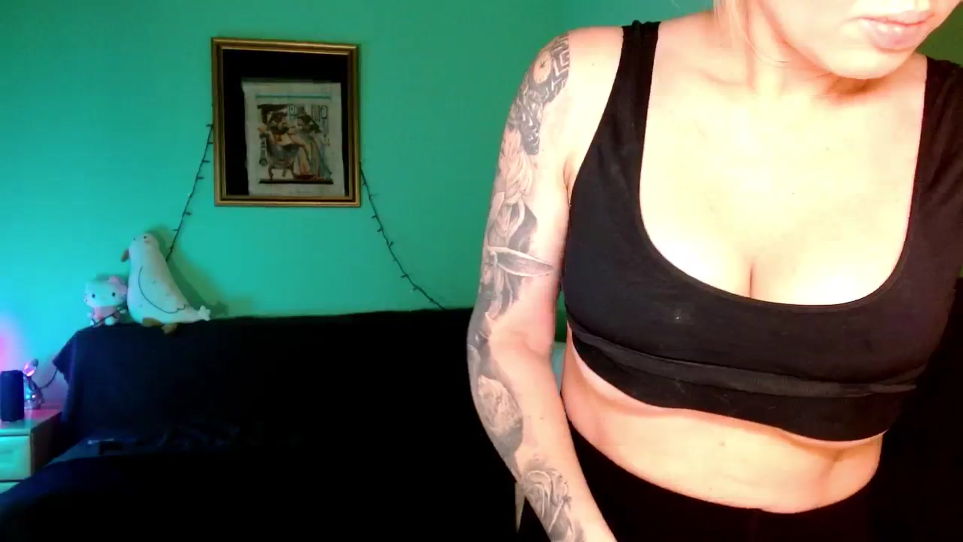 Gallery image thumbnail from AgentRabbit's myfreecams stream on, 01/14/2024, 19:28 image 2 of 20