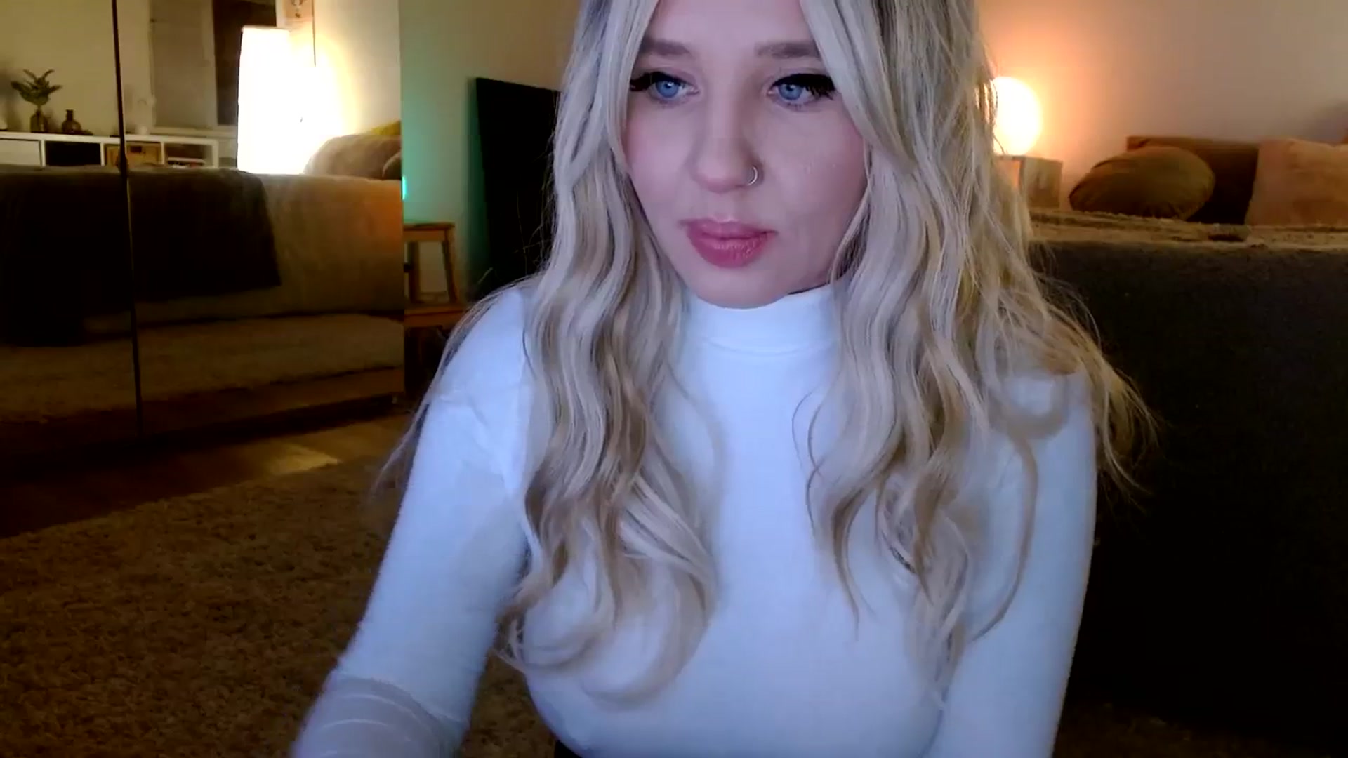 Gallery image thumbnail from AgentRabbit's myfreecams stream on, 02/10/2024, 13:01 image 2 of 20