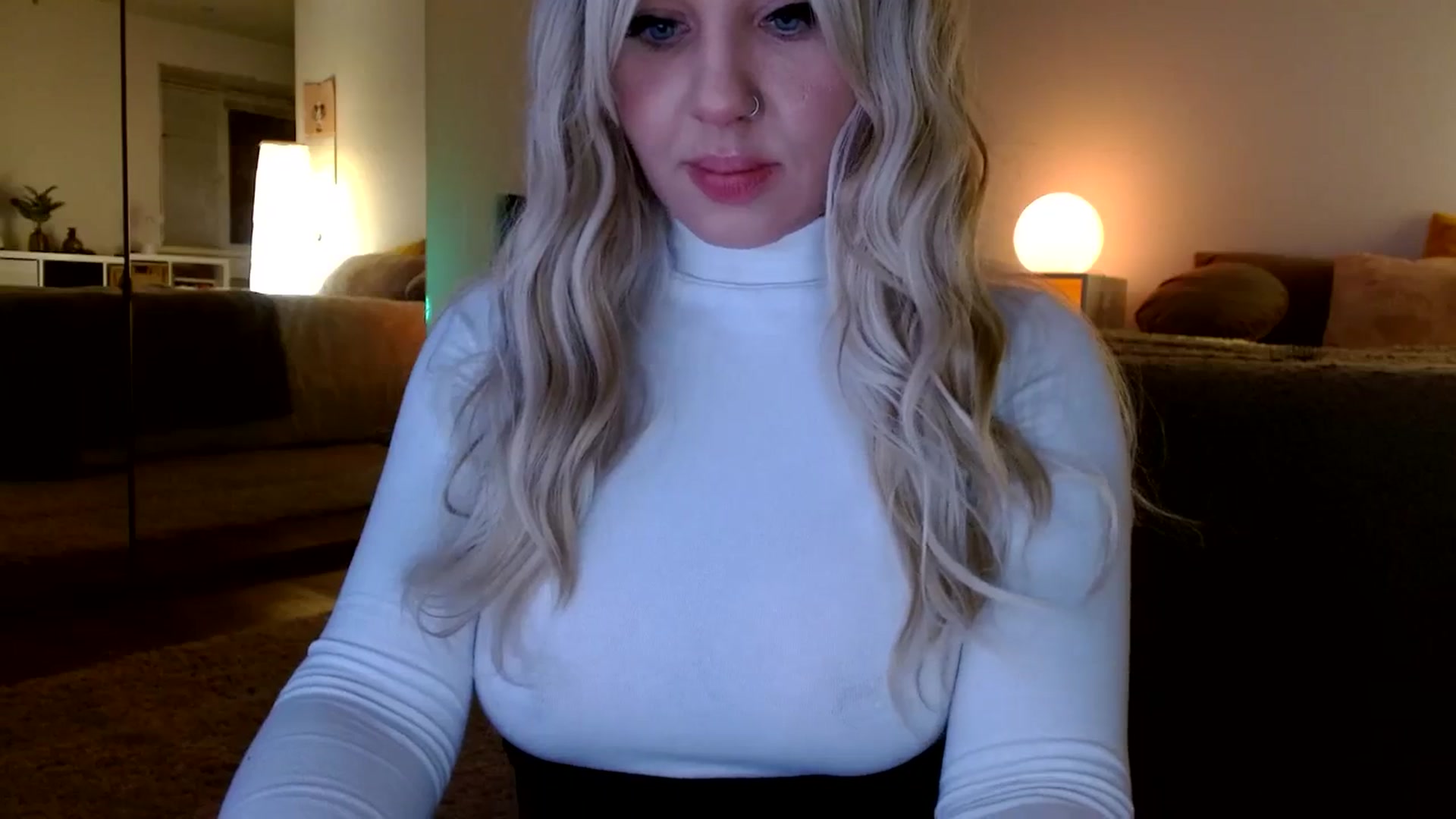 Gallery image thumbnail from AgentRabbit's myfreecams stream on, 02/10/2024, 13:01 image 10 of 20