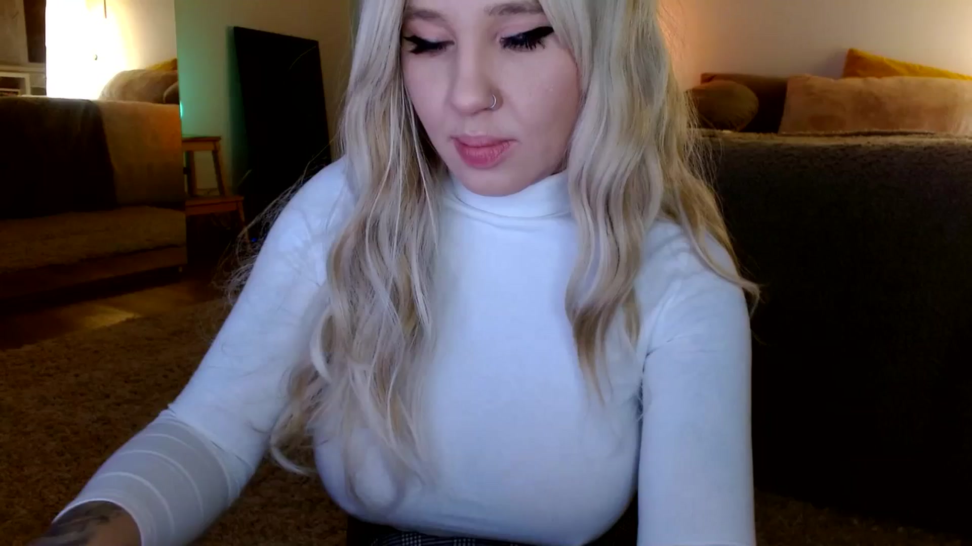 Gallery image thumbnail from AgentRabbit's myfreecams stream on, 02/10/2024, 13:57 image 5 of 20