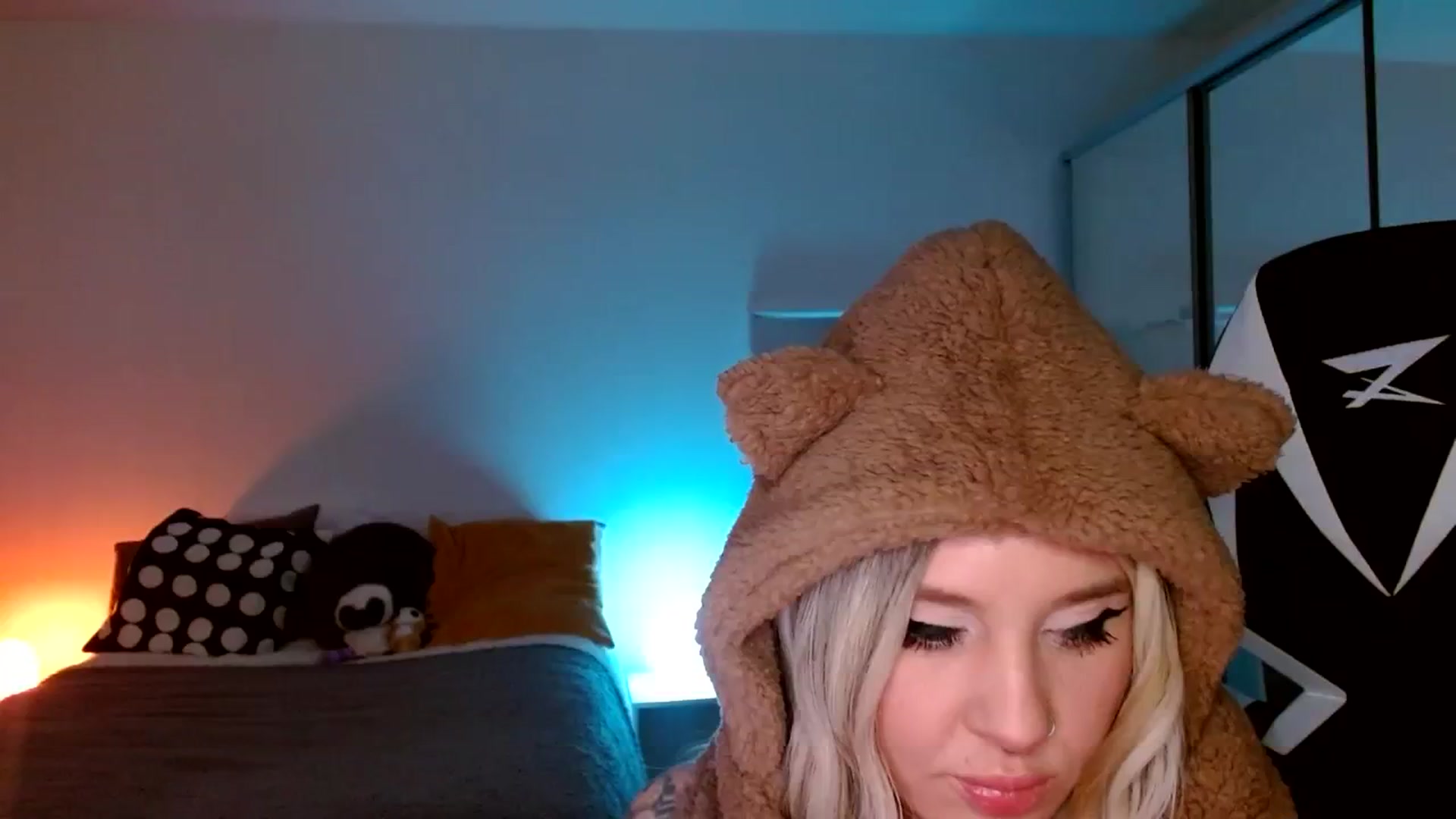 Gallery image thumbnail from AgentRabbit's myfreecams stream on, 03/13/2024, 16:26 image 7 of 20