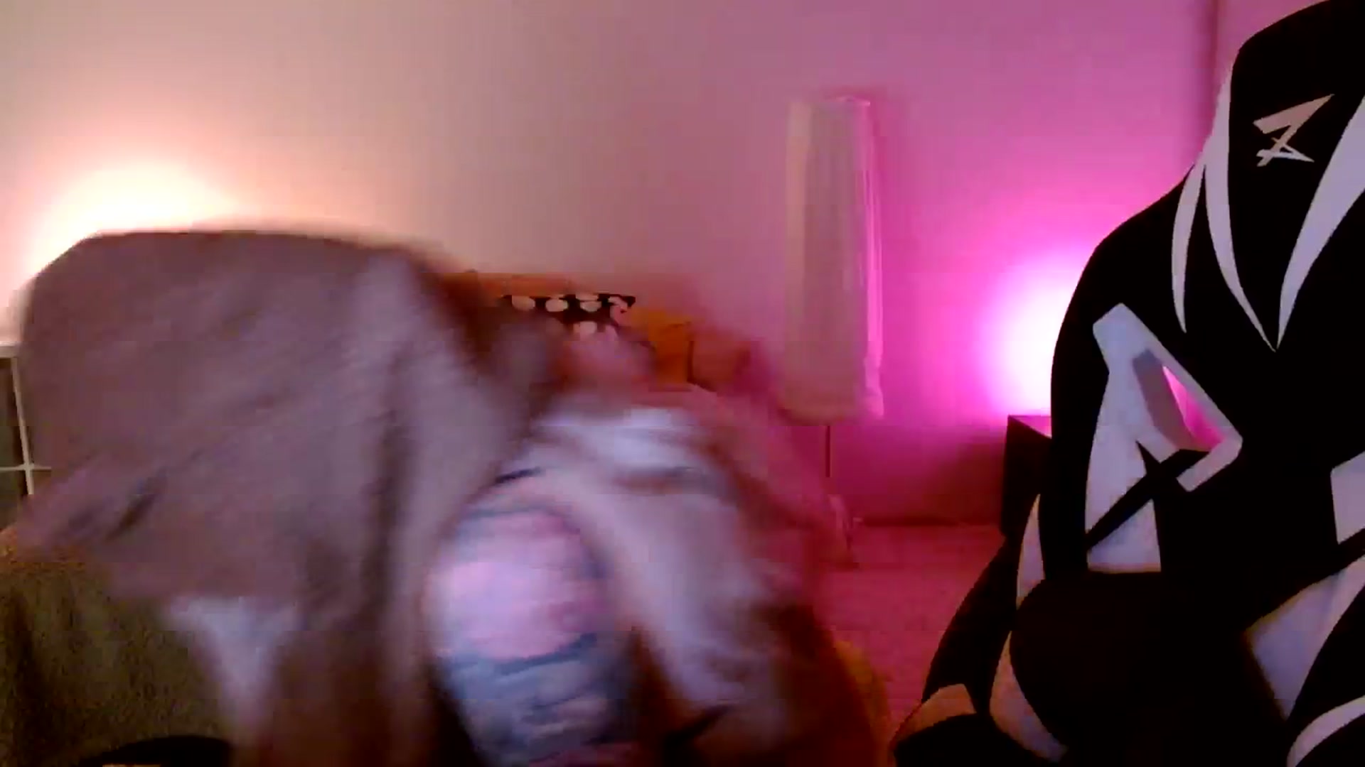 Gallery image thumbnail from AgentRabbit's myfreecams stream on, 03/23/2024, 16:03 image 14 of 20