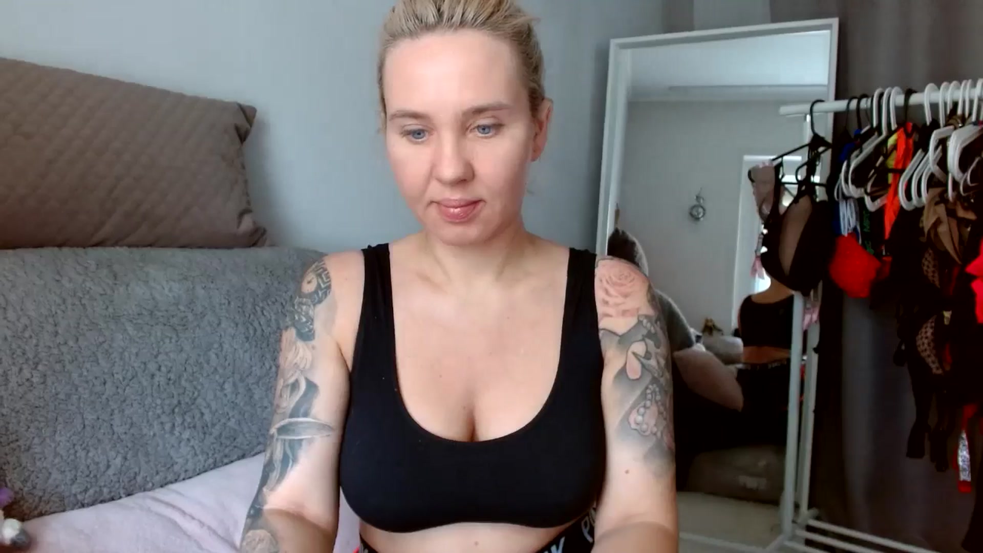 Gallery image thumbnail from AgentRabbit's myfreecams stream on, 05/18/2024, 10:31 image 4 of 20