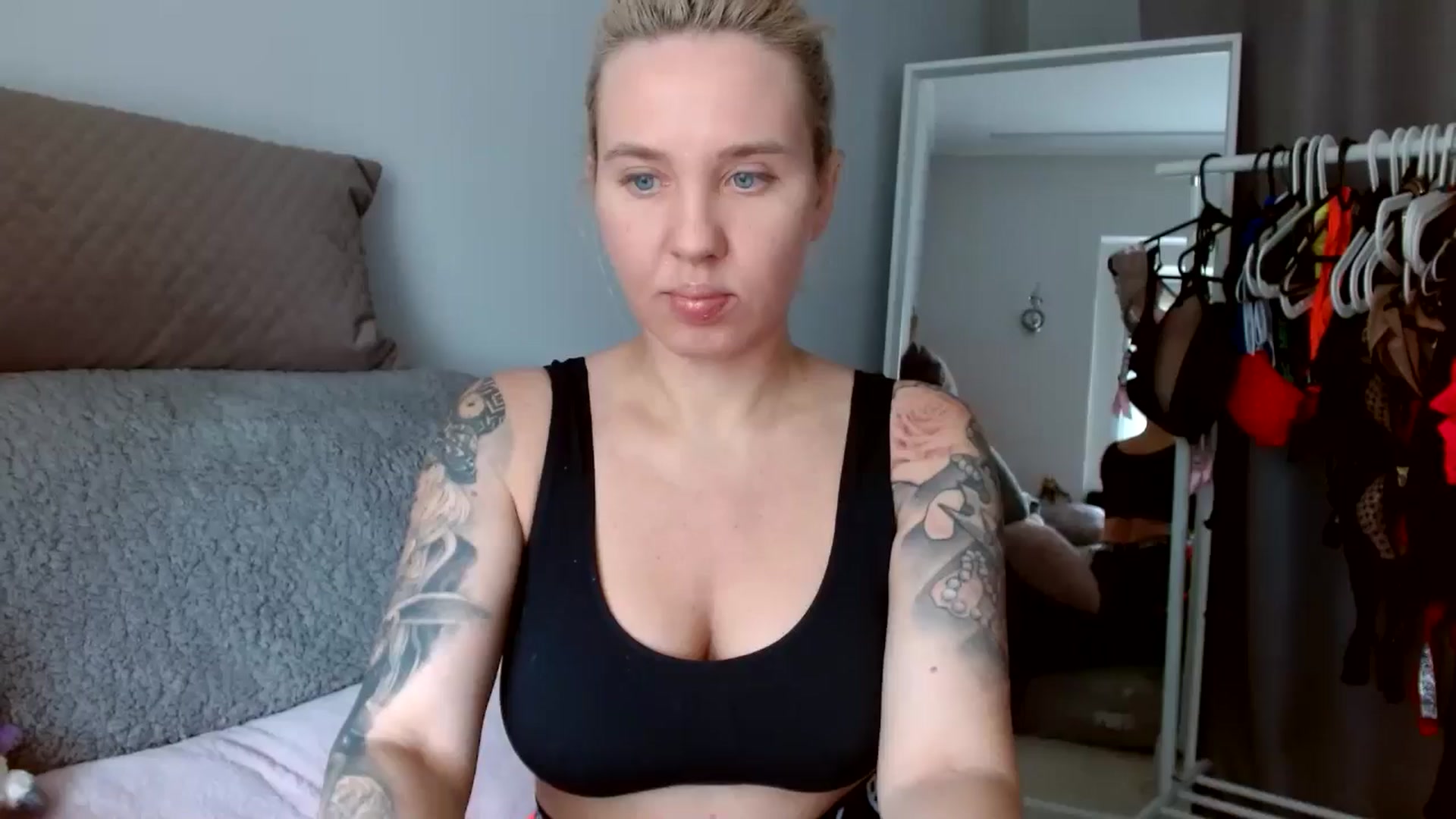 Gallery image thumbnail from AgentRabbit's myfreecams stream on, 05/18/2024, 10:31 image 1 of 20