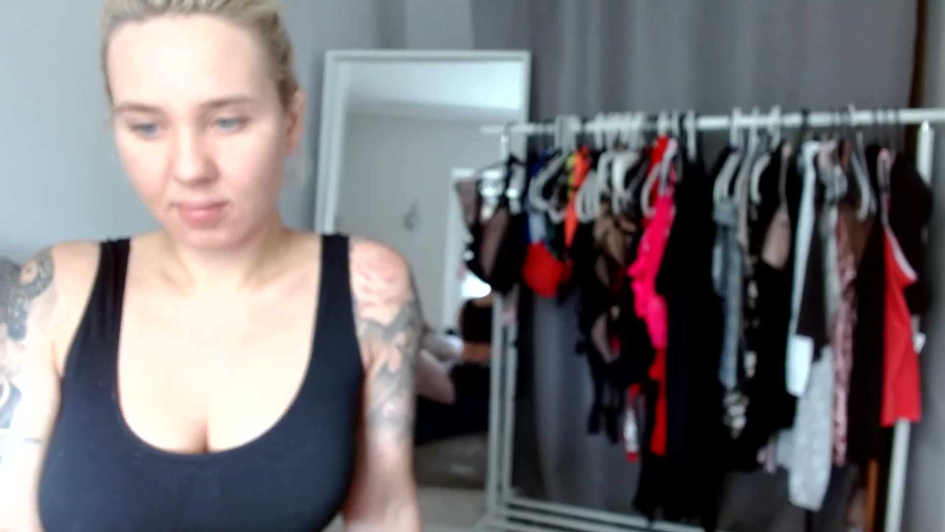 Gallery image thumbnail from AgentRabbit's myfreecams stream on, 05/18/2024, 10:31 image 17 of 20