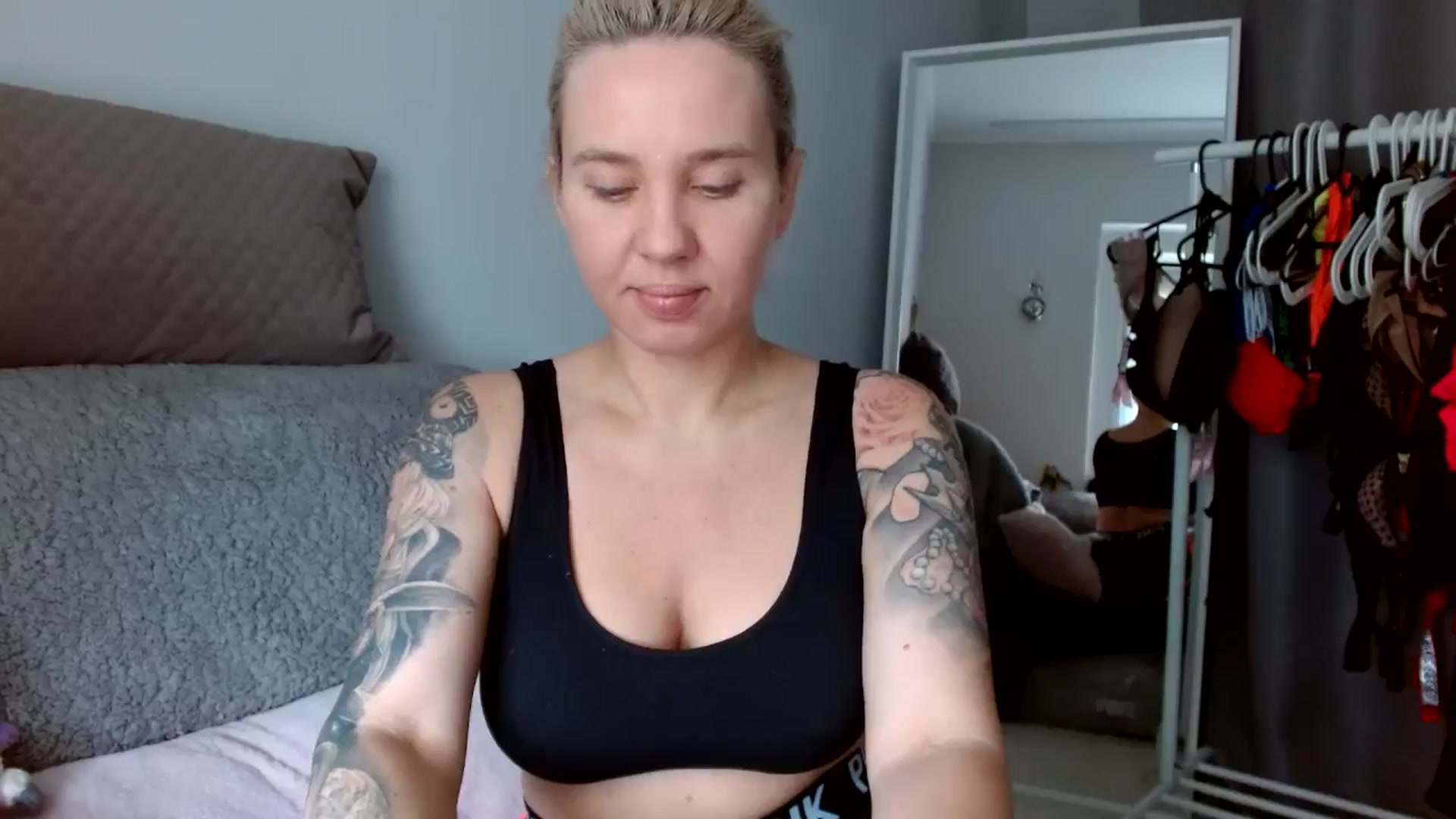 Gallery image thumbnail from AgentRabbit's myfreecams stream on, 05/18/2024, 10:31 image 6 of 20