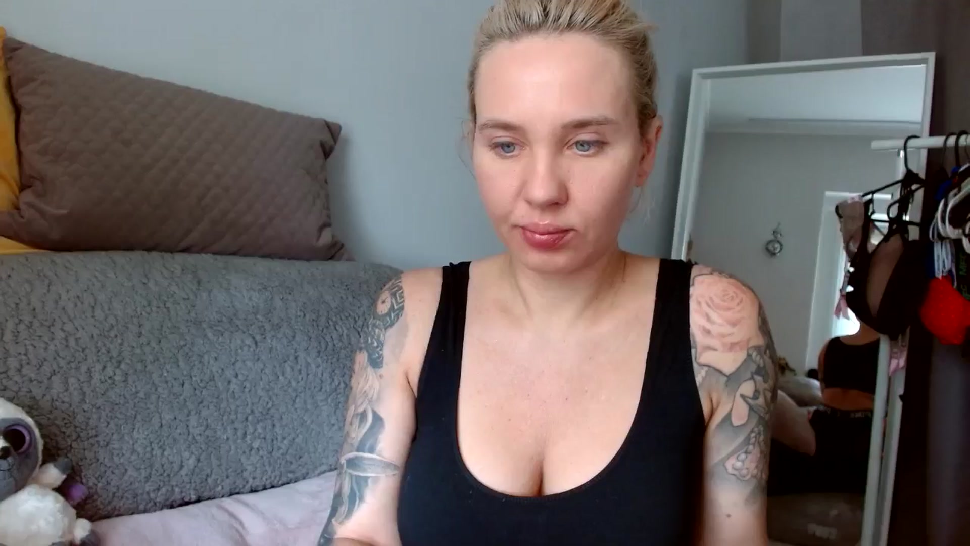 Gallery image thumbnail from AgentRabbit's myfreecams stream on, 05/18/2024, 10:31 image 18 of 20