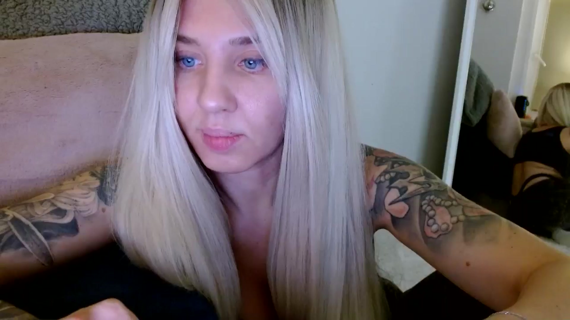 Gallery image thumbnail from AgentRabbit's myfreecams stream on, 05/18/2024, 17:15 image 11 of 20