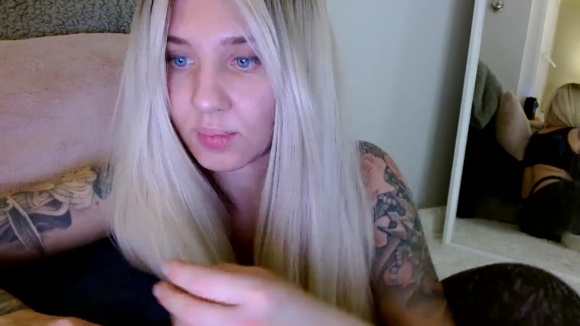 Gallery image thumbnail from AgentRabbit's myfreecams stream on, 05/18/2024, 17:15 image 10 of 20