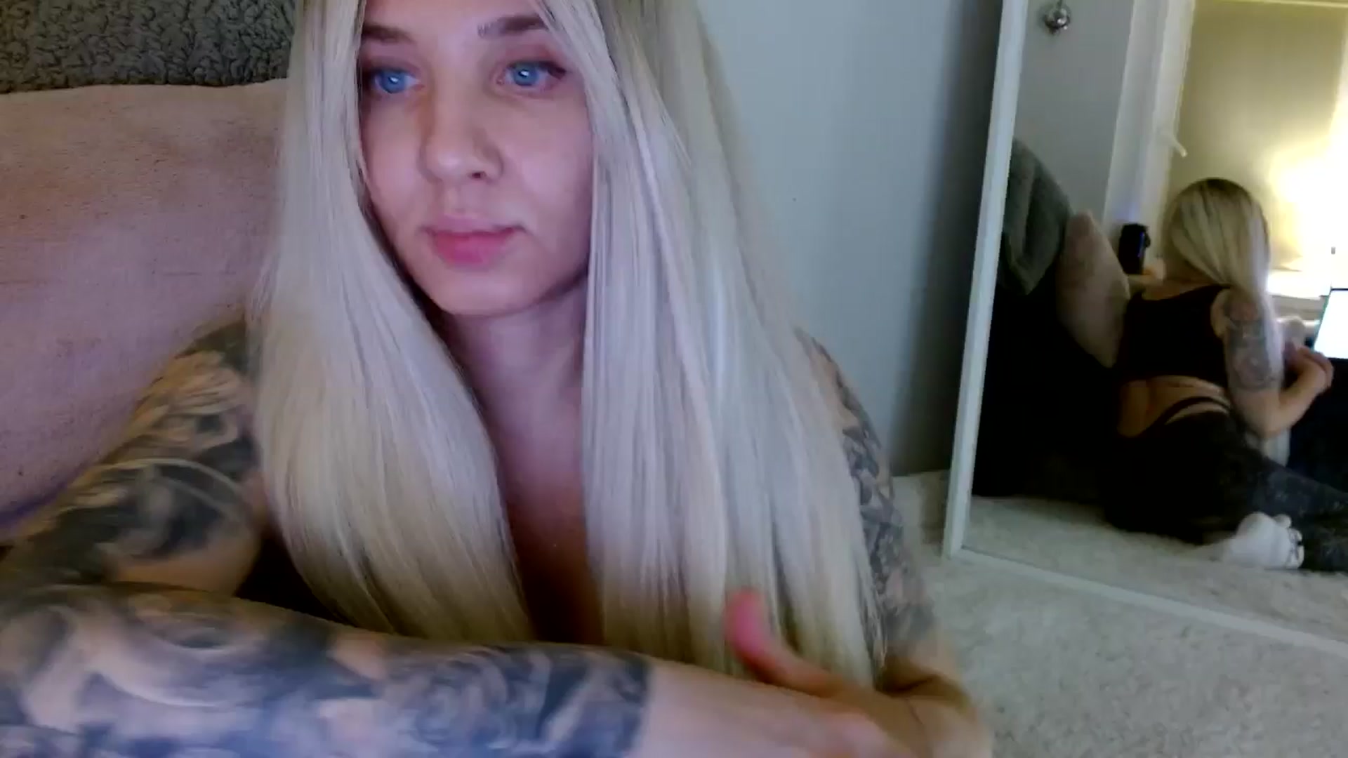 Gallery image thumbnail from AgentRabbit's myfreecams stream on, 05/18/2024, 17:15 image 4 of 20