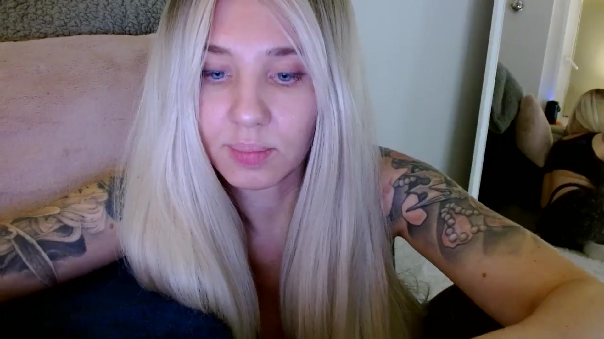 Gallery image thumbnail from AgentRabbit's myfreecams stream on, 05/18/2024, 17:15 image 9 of 20