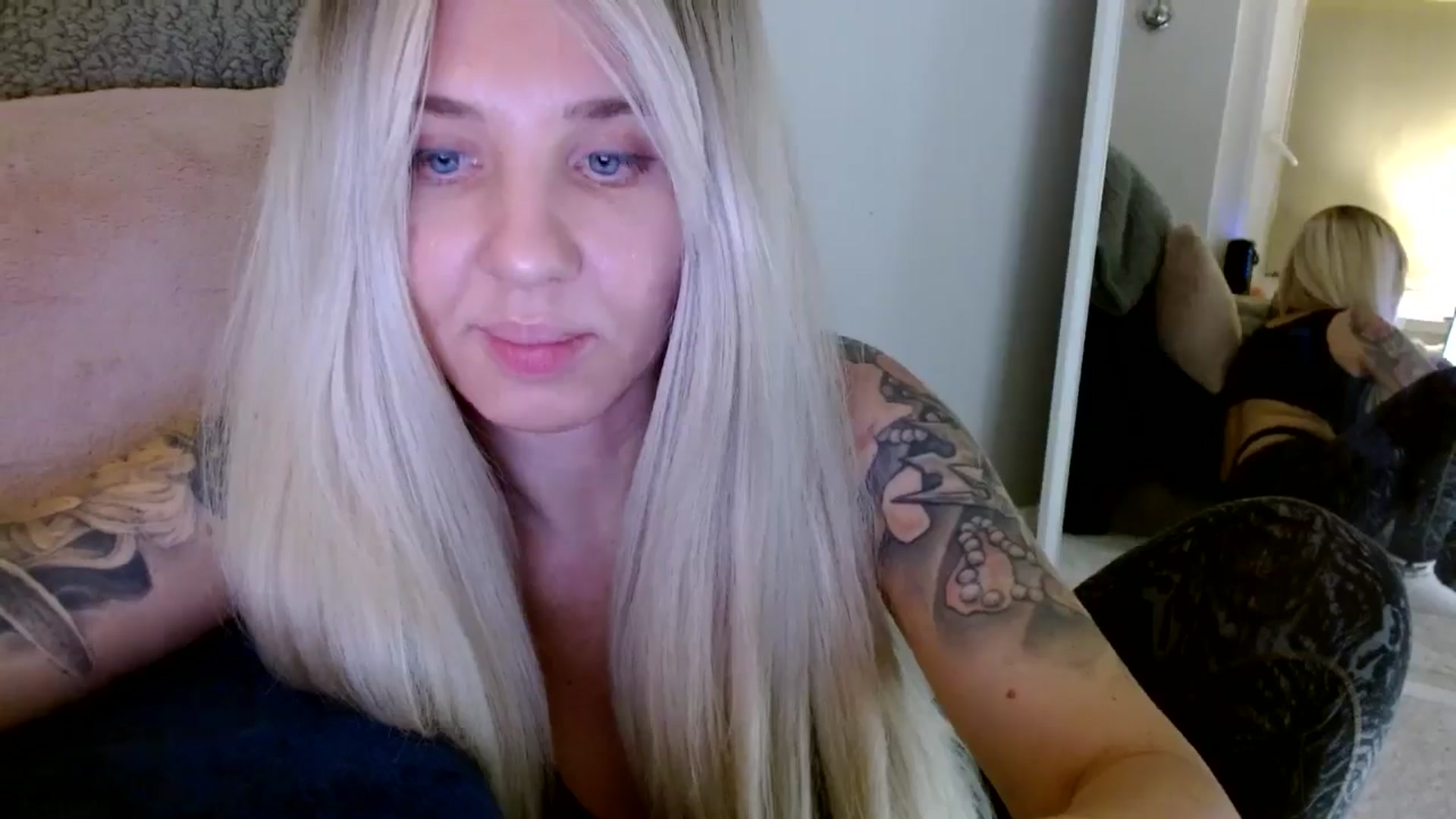 Gallery image thumbnail from AgentRabbit's myfreecams stream on, 05/18/2024, 17:15 image 8 of 20