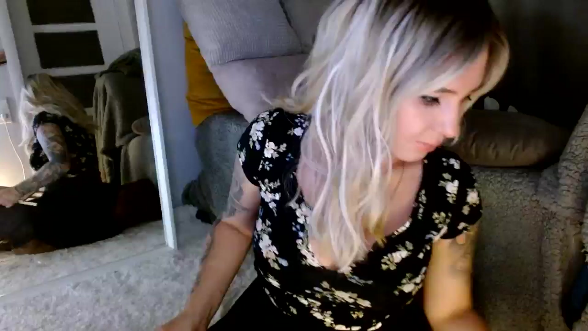 Gallery image thumbnail from AgentRabbit's myfreecams stream on, 07/09/2024, 19:43 image 12 of 20