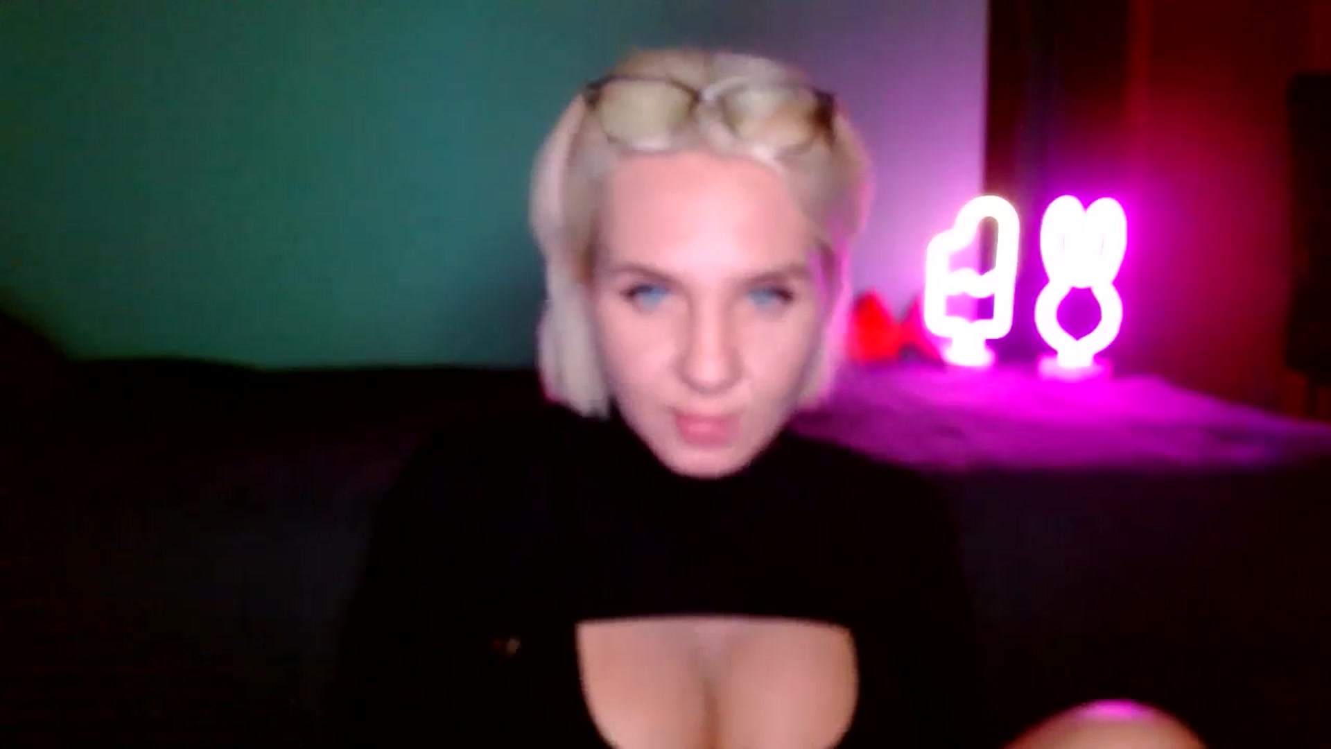 Gallery image thumbnail from AgentRabbit's myfreecams stream on, 07/17/2024, 18:57 image 19 of 20